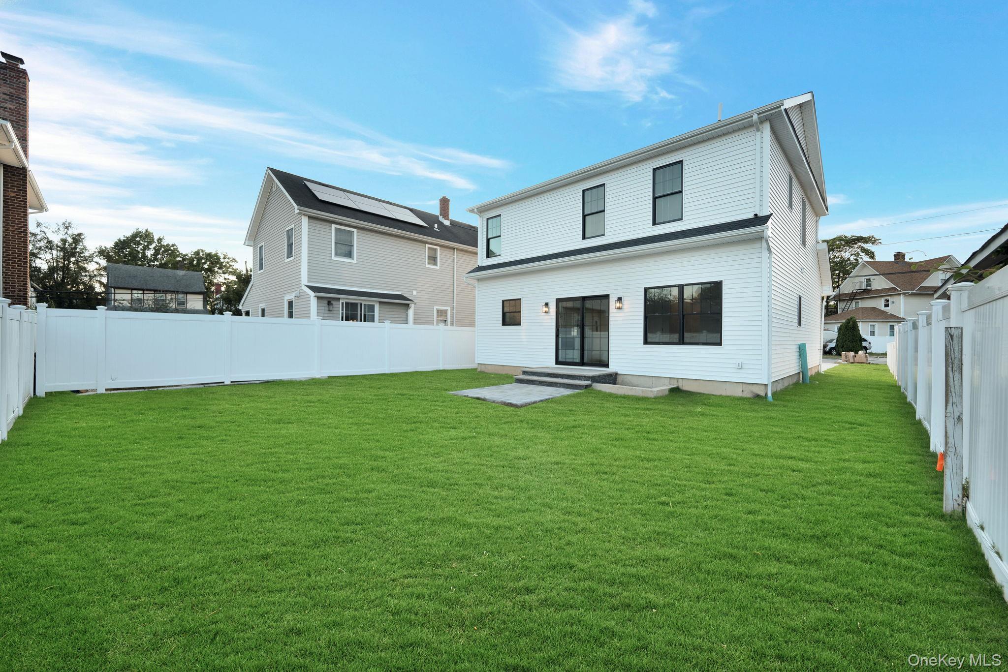 Single Family E. Cherry  Nassau County, NY 11801, MLS-907822-27