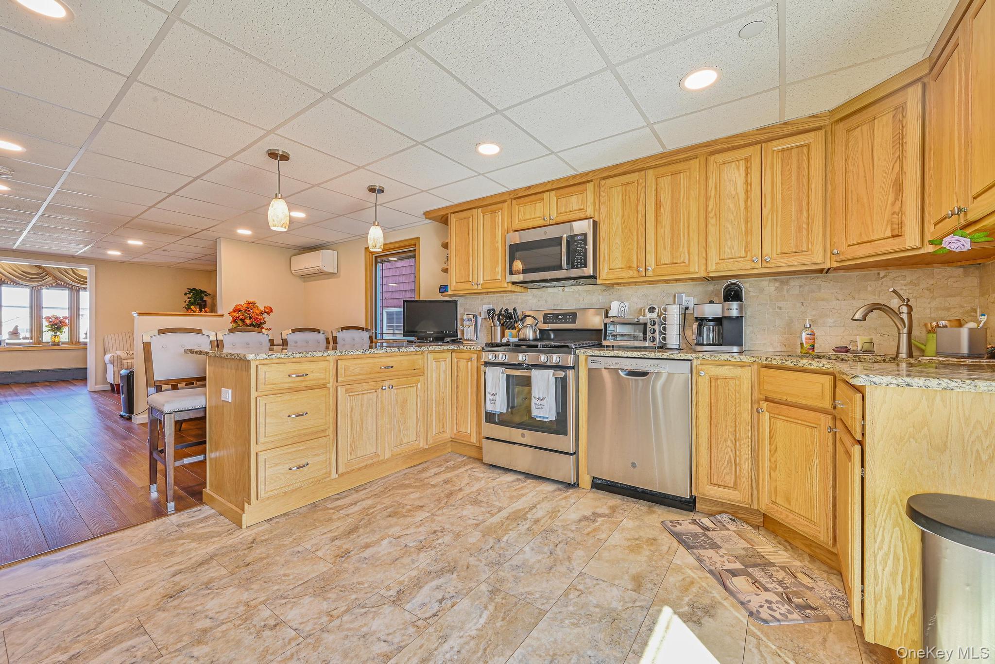 Single Family 18th Queens, NY 11693, MLS-907837-9