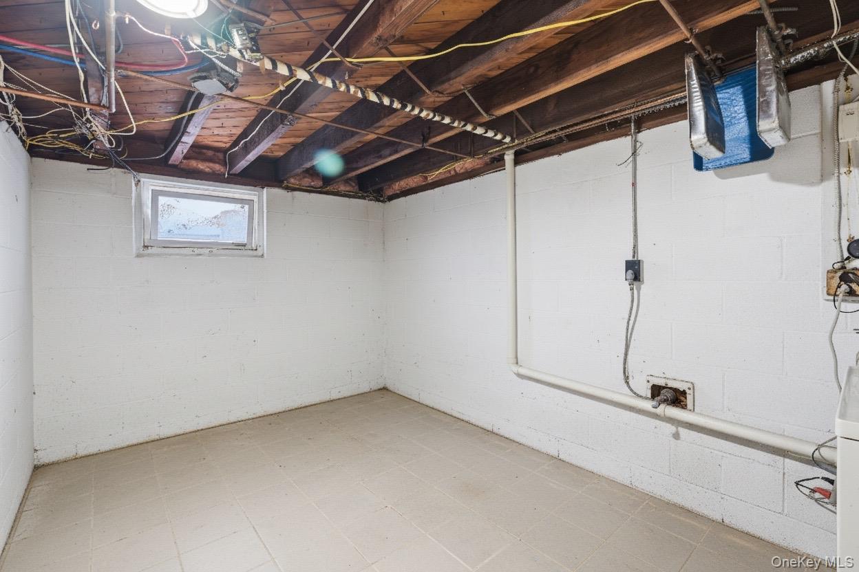 Single Family Halsey  Nassau County, NY 11520, MLS-907861-14