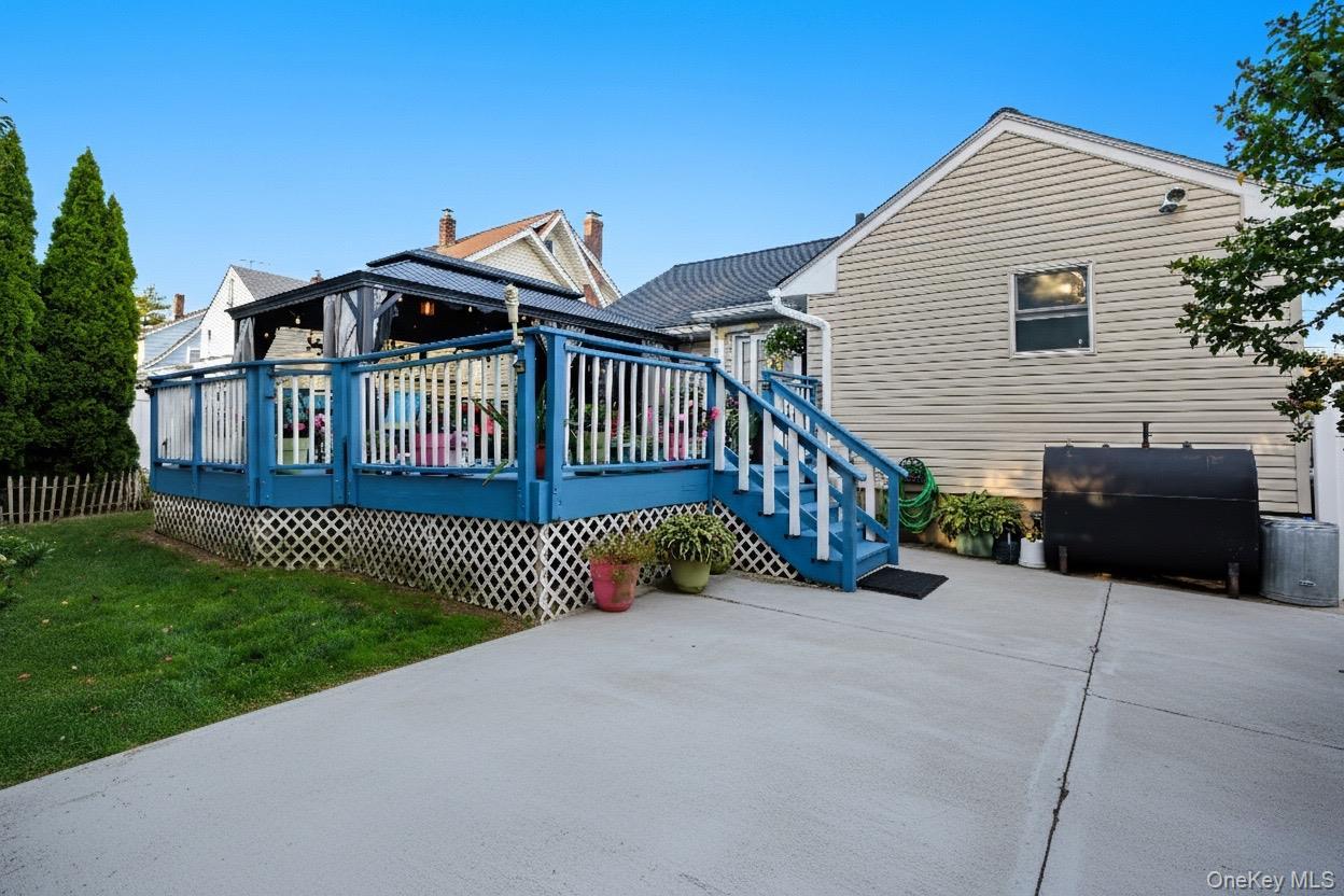 Single Family Halsey  Nassau County, NY 11520, MLS-907861-15