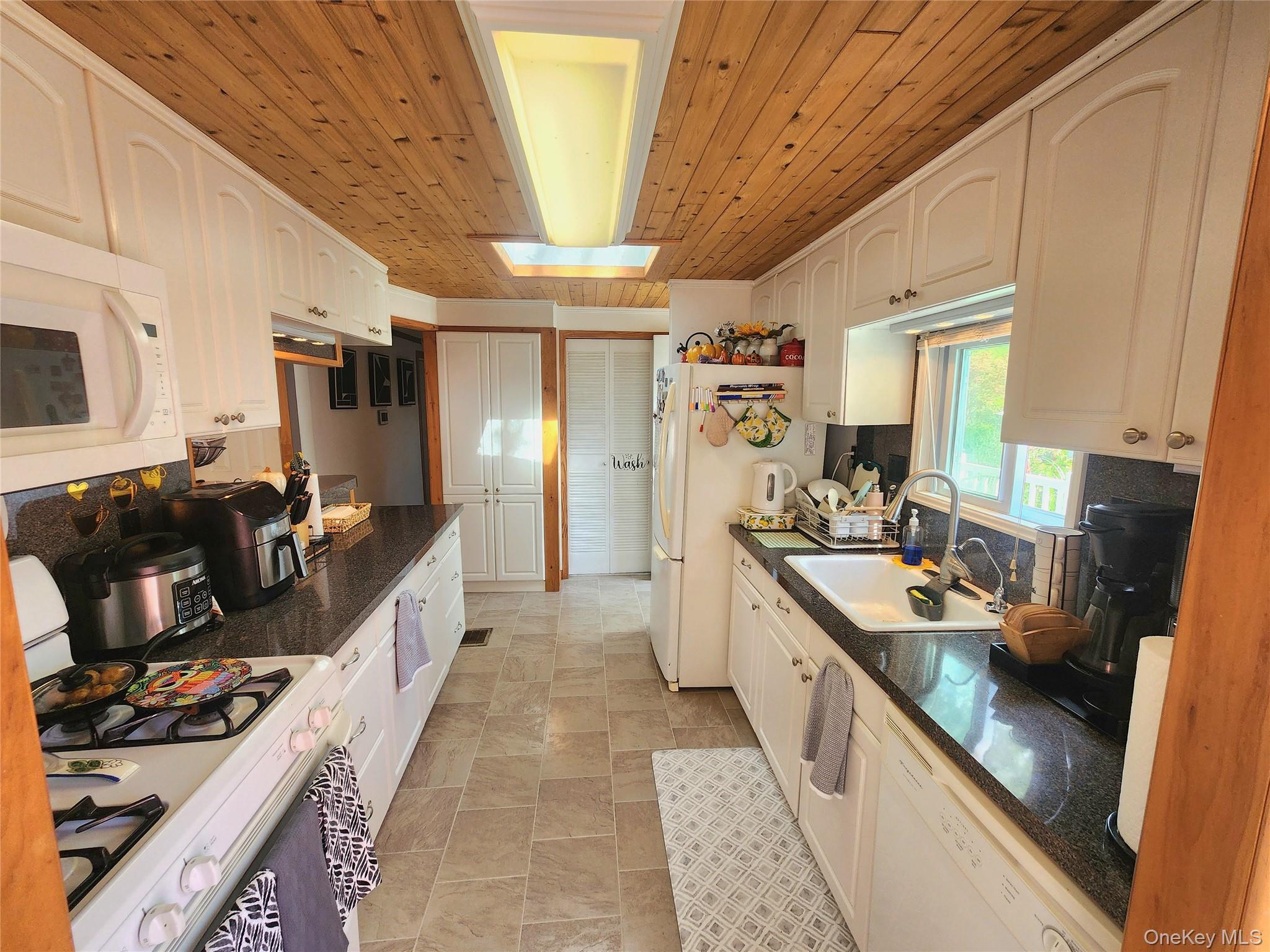 Single Family Riverleigh  Suffolk County, NY 11901, MLS-907903-13