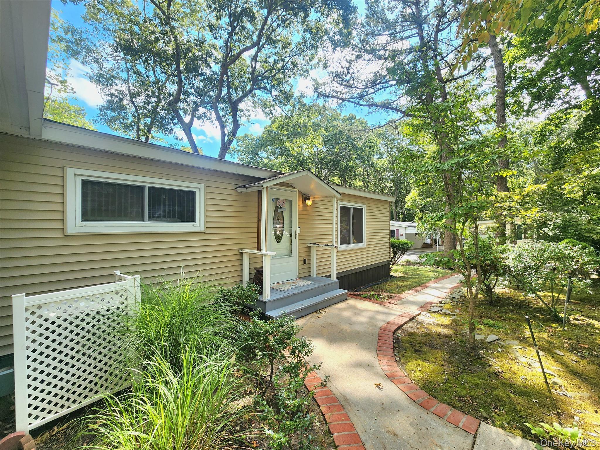 Single Family Riverleigh  Suffolk County, NY 11901, MLS-907903-2
