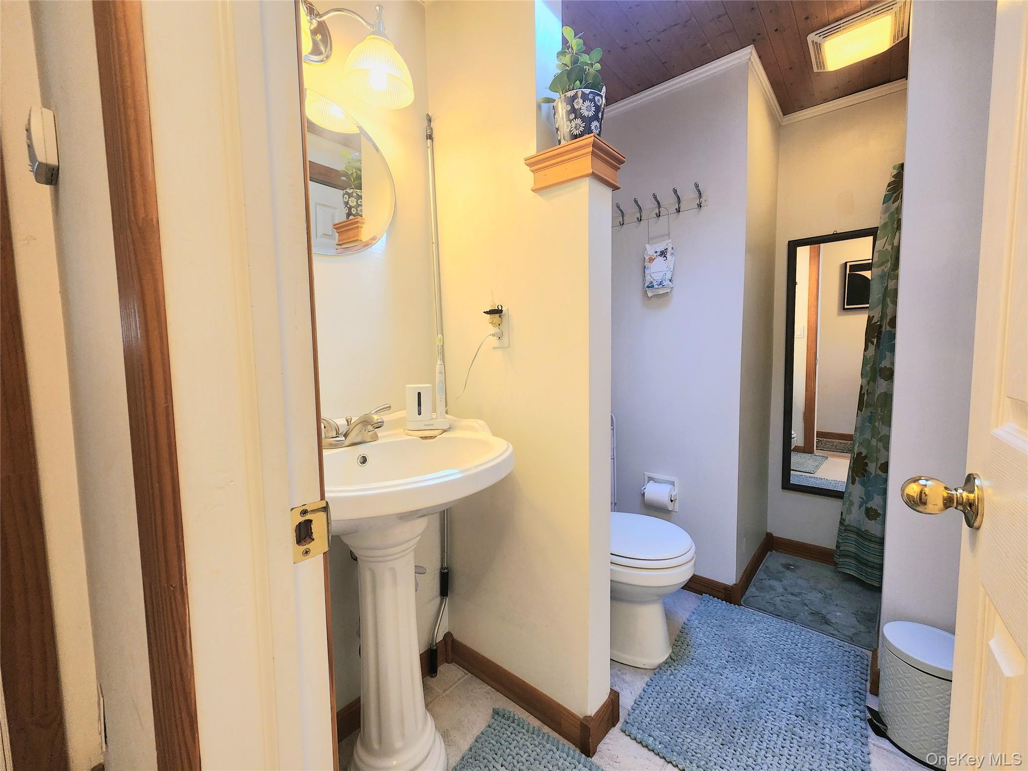 Single Family Riverleigh  Suffolk County, NY 11901, MLS-907903-25