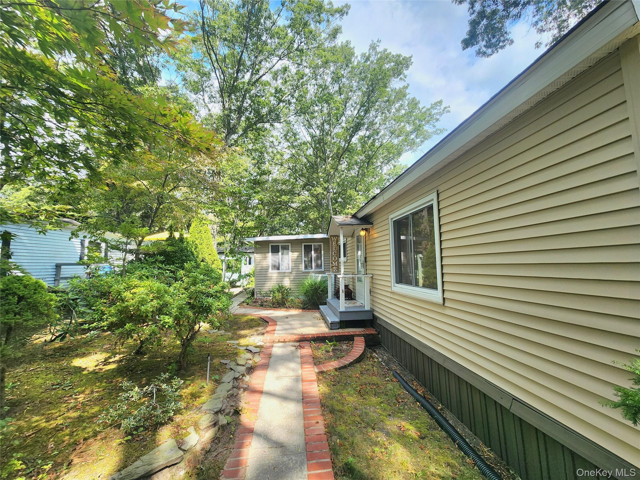 Single Family Riverleigh  Suffolk County, NY 11901, MLS-907903-31