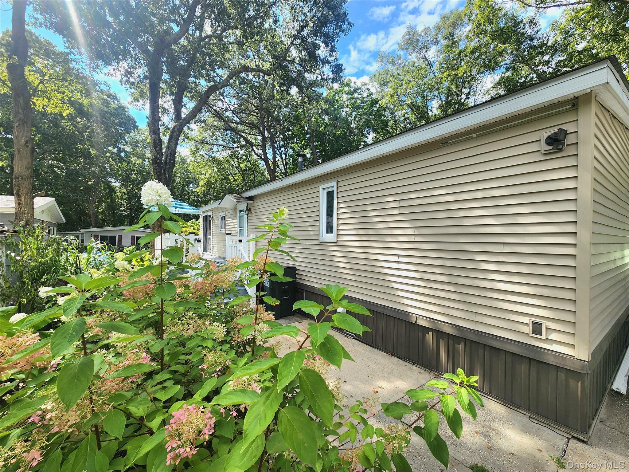 Single Family Riverleigh  Suffolk County, NY 11901, MLS-907903-4