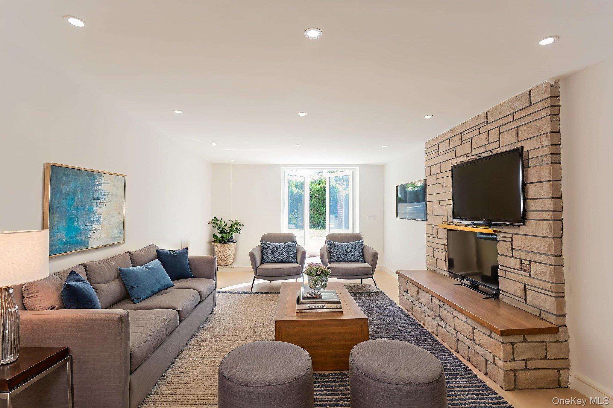 Single Family Avon Queens, NY 11432, MLS-907913-12