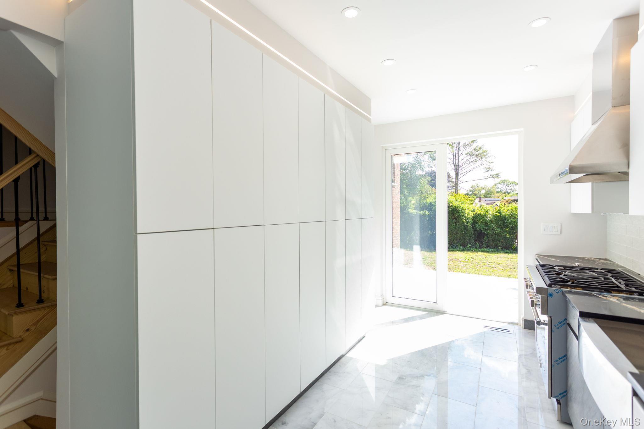 Single Family Avon Queens, NY 11432, MLS-907913-4