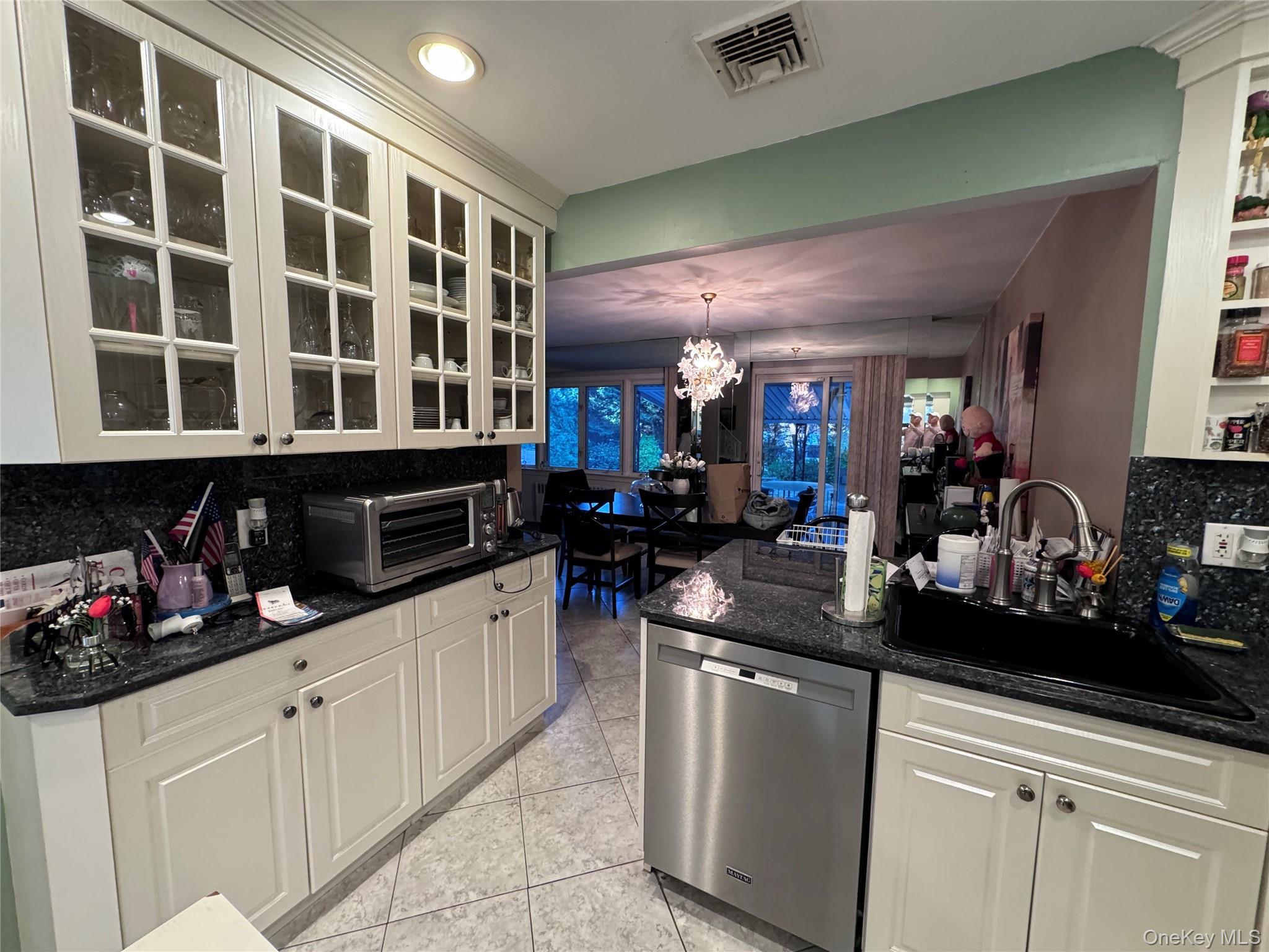 Single Family Sackville Nassau County, NY 11530, MLS-907963-6