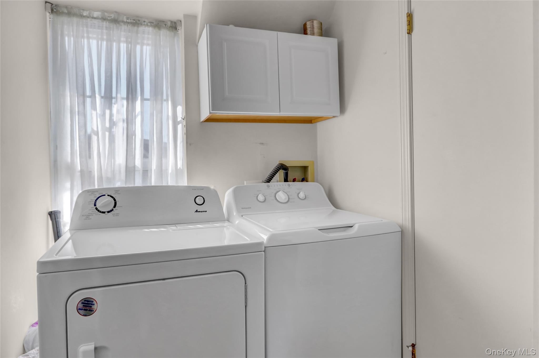 Single Family Center  Suffolk County, NY 11706, MLS-908006-13