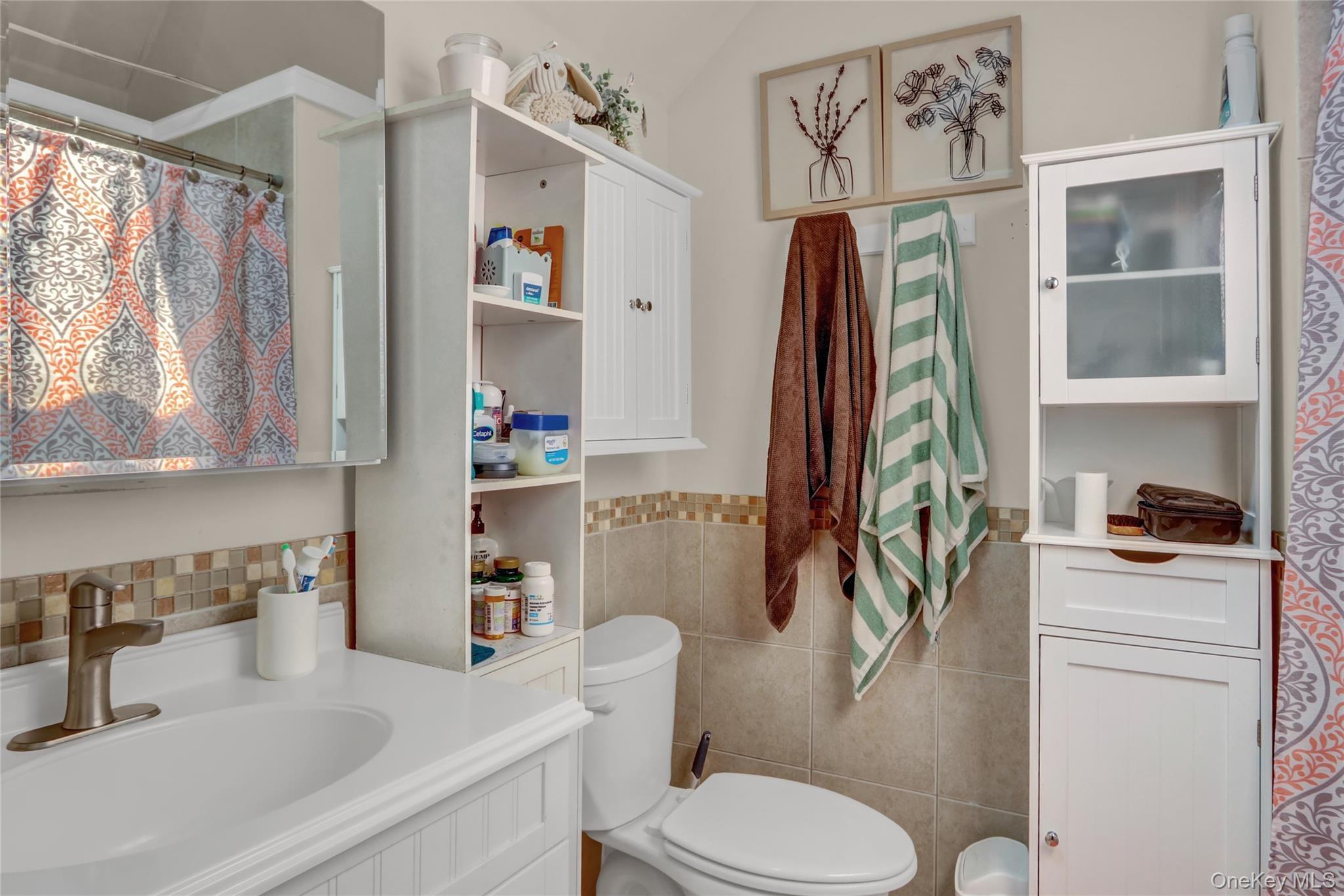 Single Family Center  Suffolk County, NY 11706, MLS-908006-14