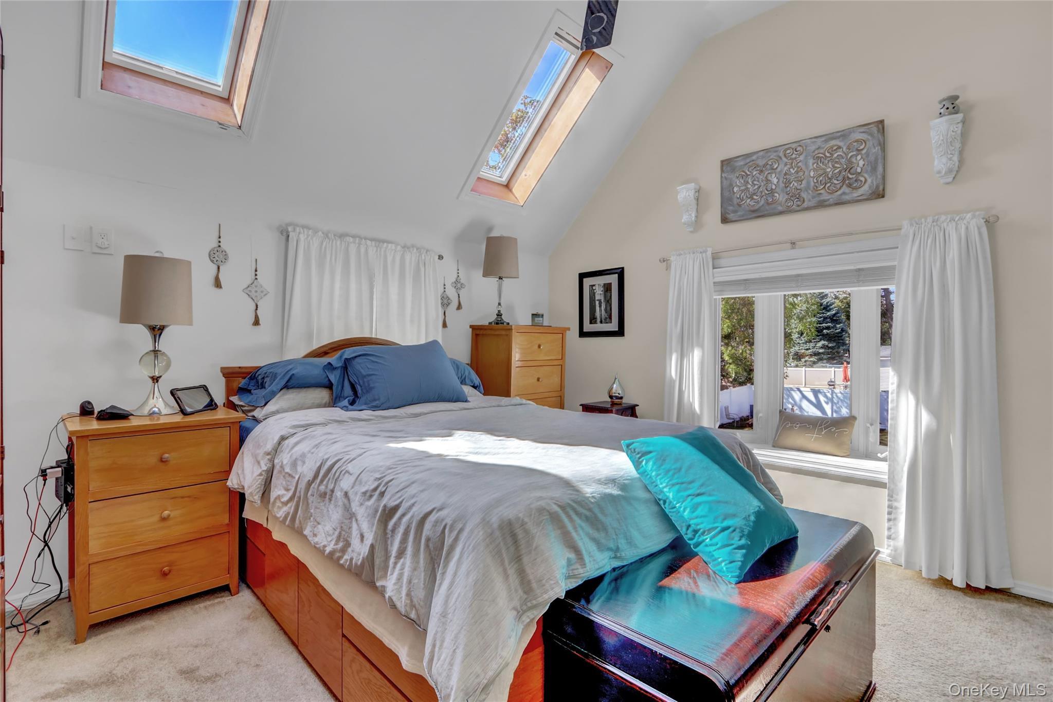 Single Family Center  Suffolk County, NY 11706, MLS-908006-15