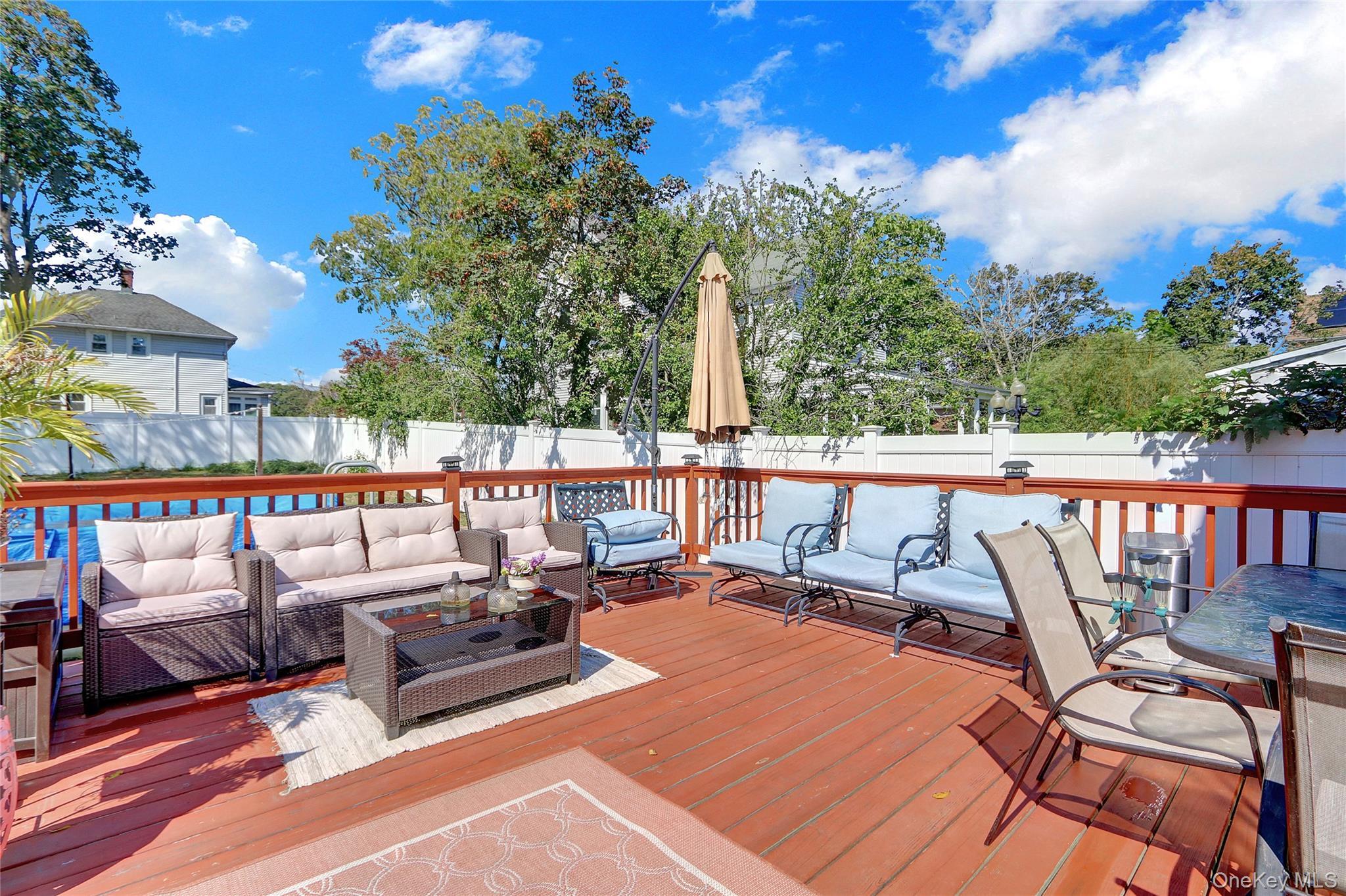 Single Family Center  Suffolk County, NY 11706, MLS-908006-20