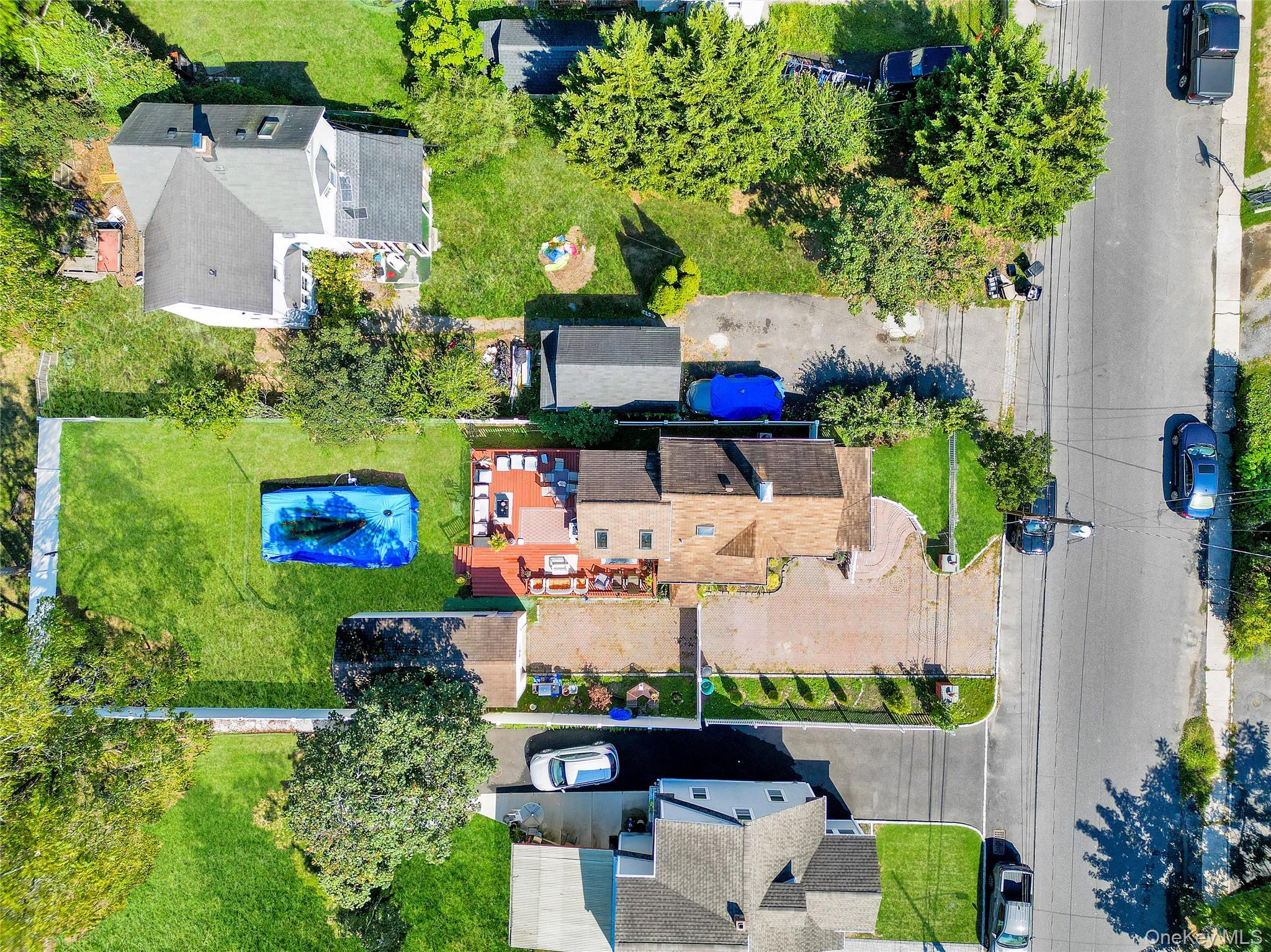 Single Family Center  Suffolk County, NY 11706, MLS-908006-25