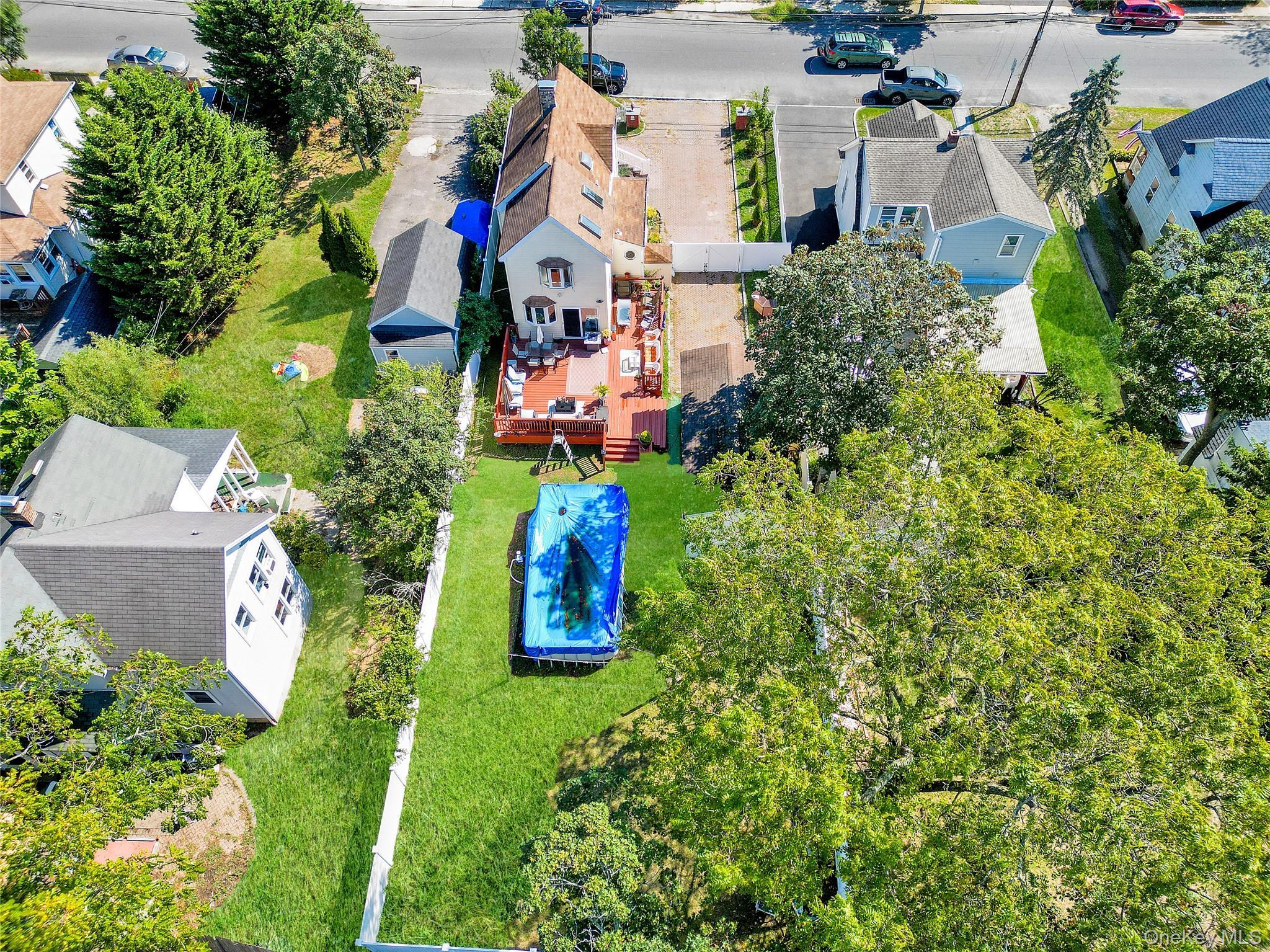 Single Family Center  Suffolk County, NY 11706, MLS-908006-27