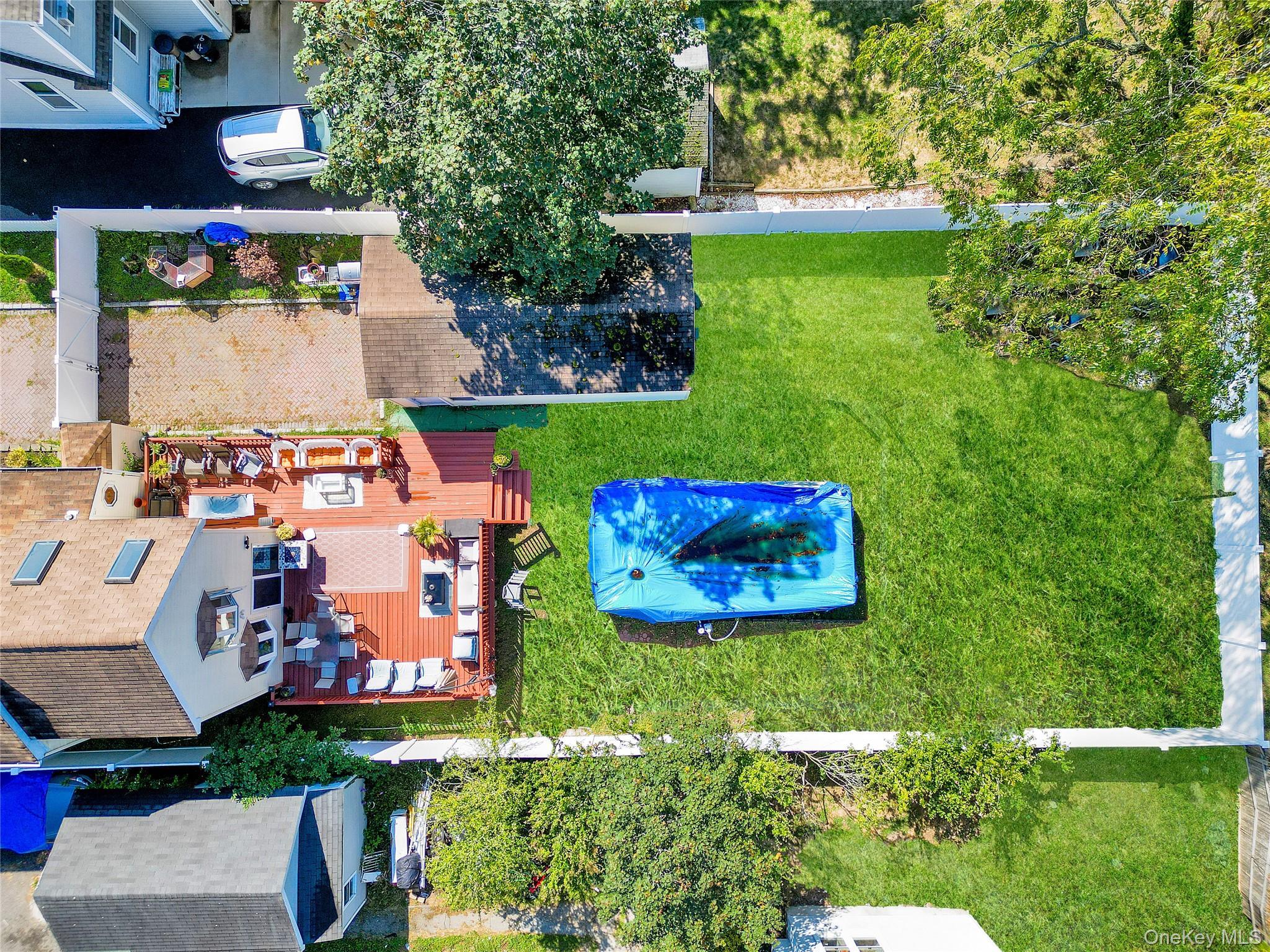 Single Family Center  Suffolk County, NY 11706, MLS-908006-28