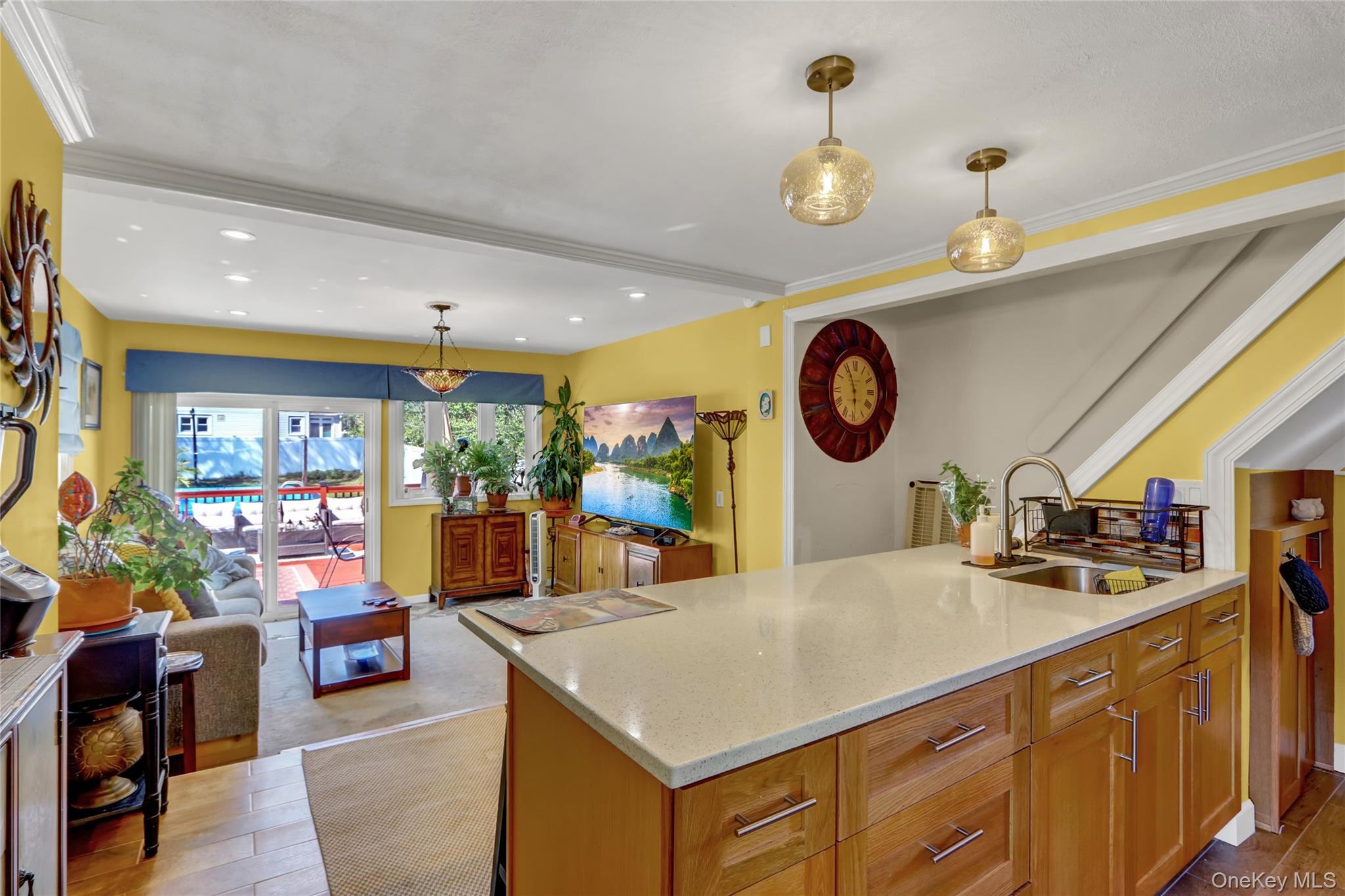 Single Family Center  Suffolk County, NY 11706, MLS-908006-4