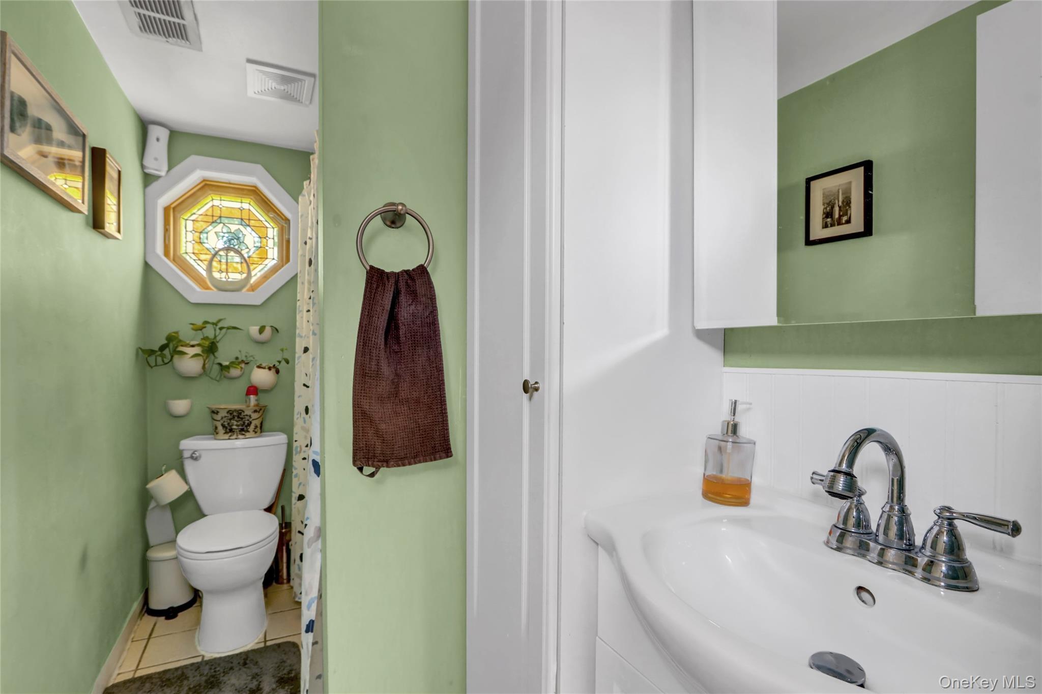 Single Family Center  Suffolk County, NY 11706, MLS-908006-6