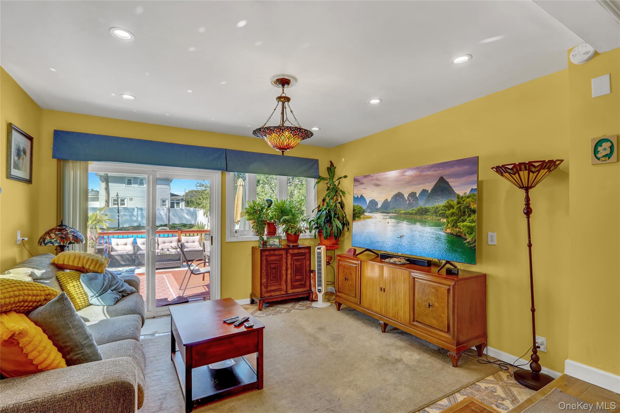 Single Family Center  Suffolk County, NY 11706, MLS-908006-7