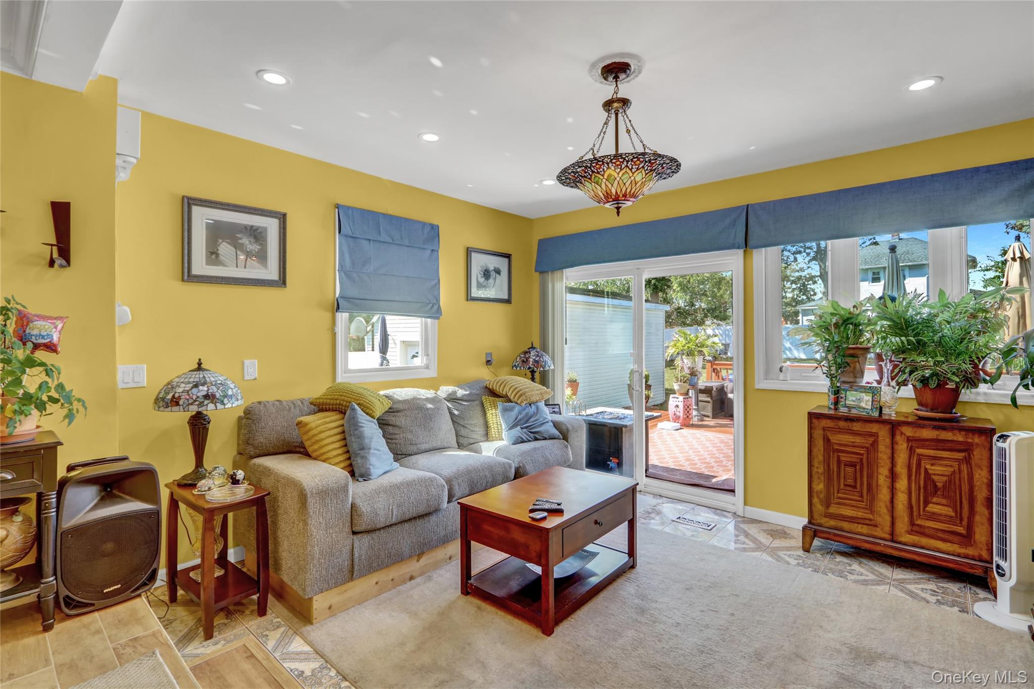 Single Family Center  Suffolk County, NY 11706, MLS-908006-8