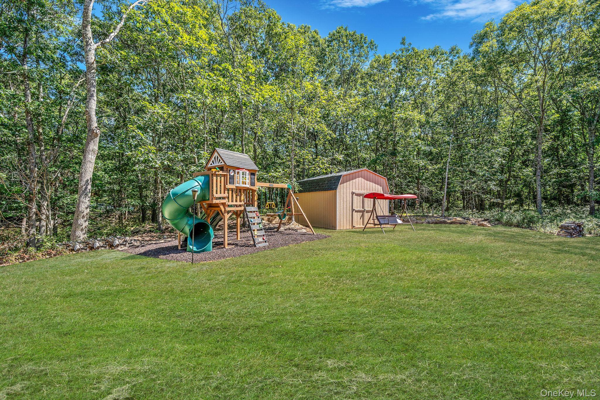 Single Family Emily Suffolk County, NY 11946, MLS-908021-22