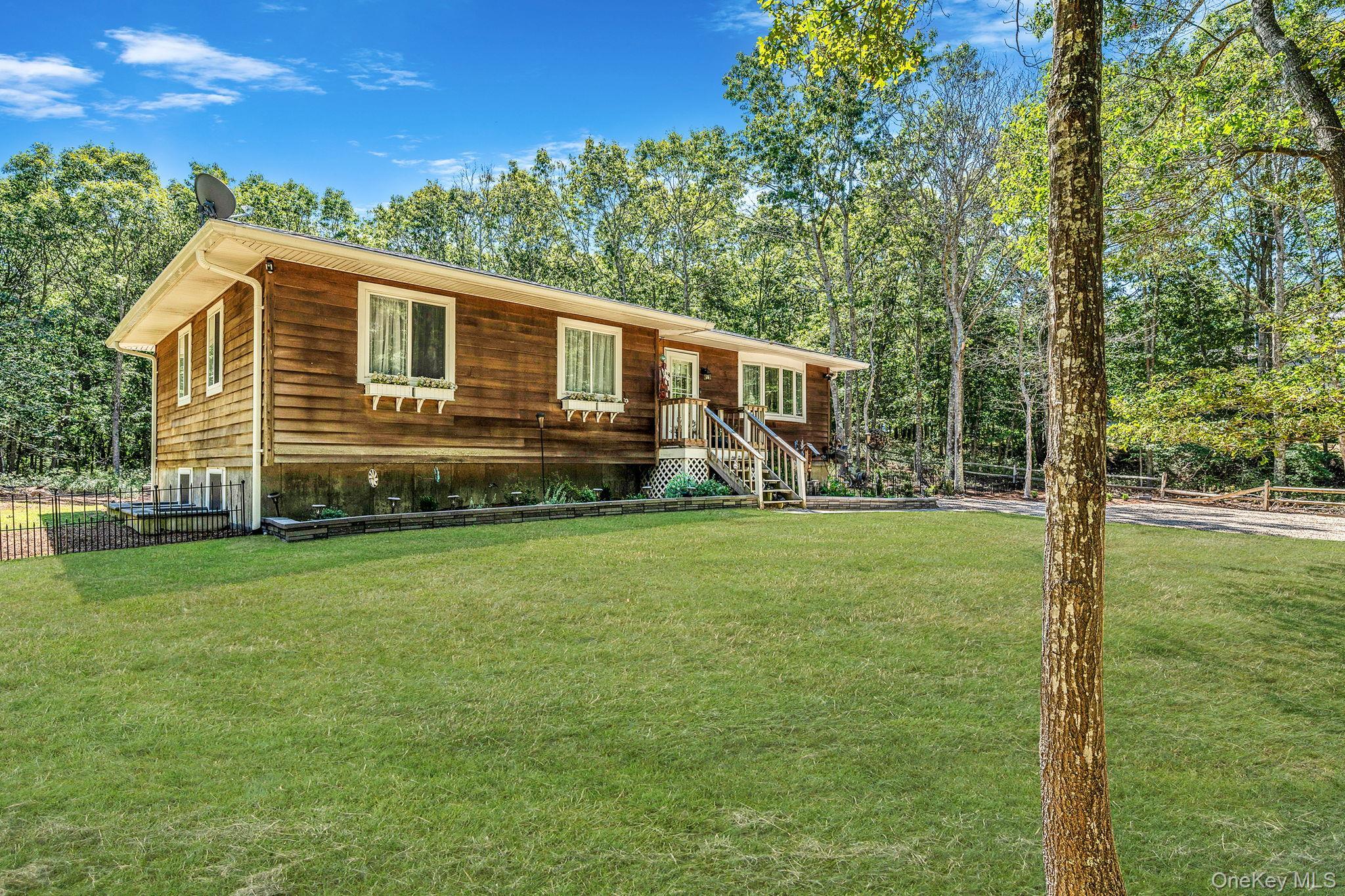 Single Family Emily Suffolk County, NY 11946, MLS-908021-3