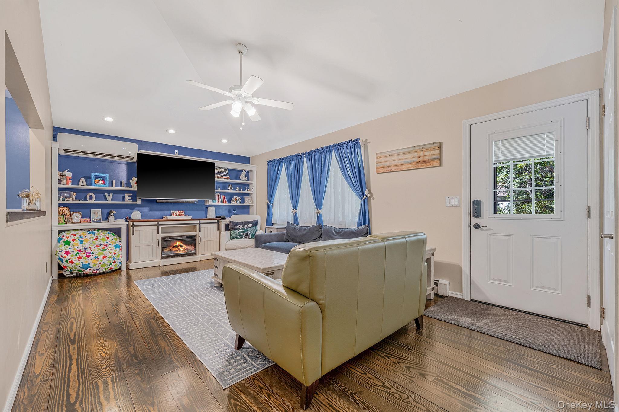 Single Family Emily Suffolk County, NY 11946, MLS-908021-4