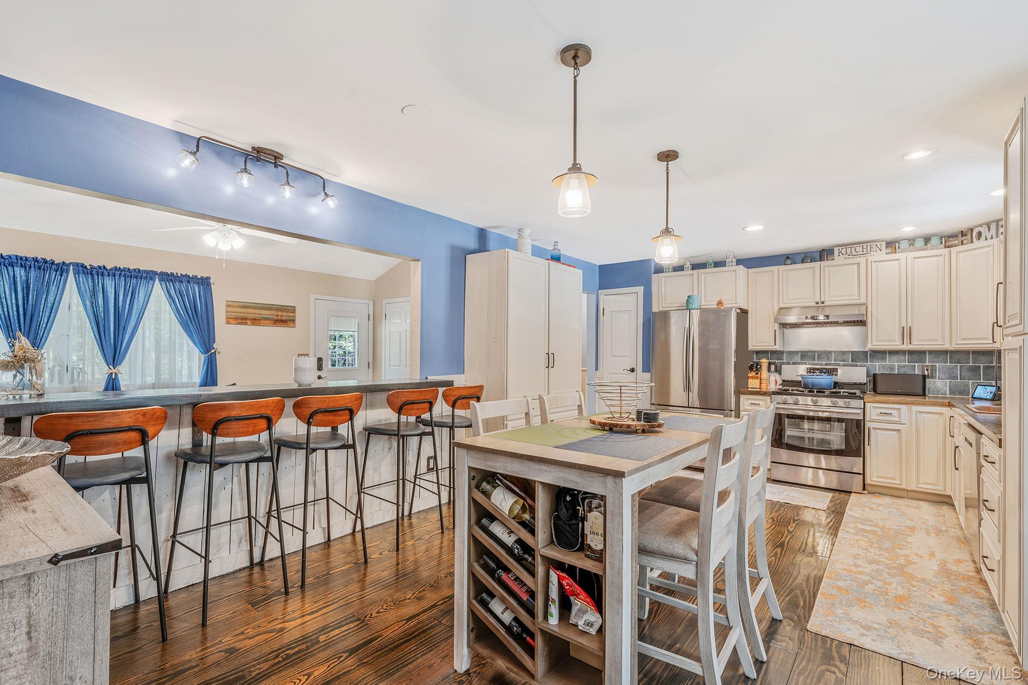 Single Family Emily Suffolk County, NY 11946, MLS-908021-8