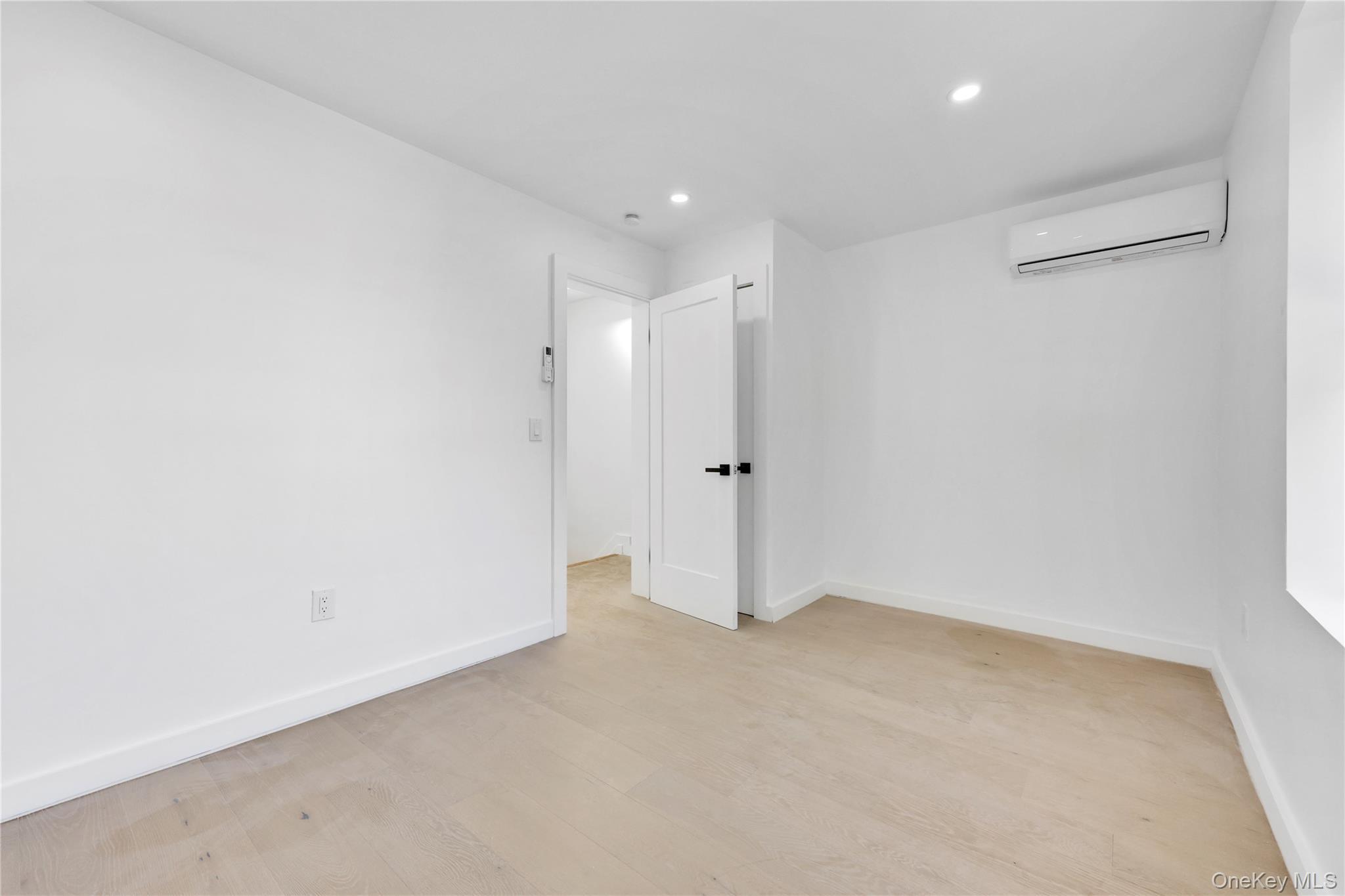 Single Family Sutter  Queens, NY 11436, MLS-908026-16