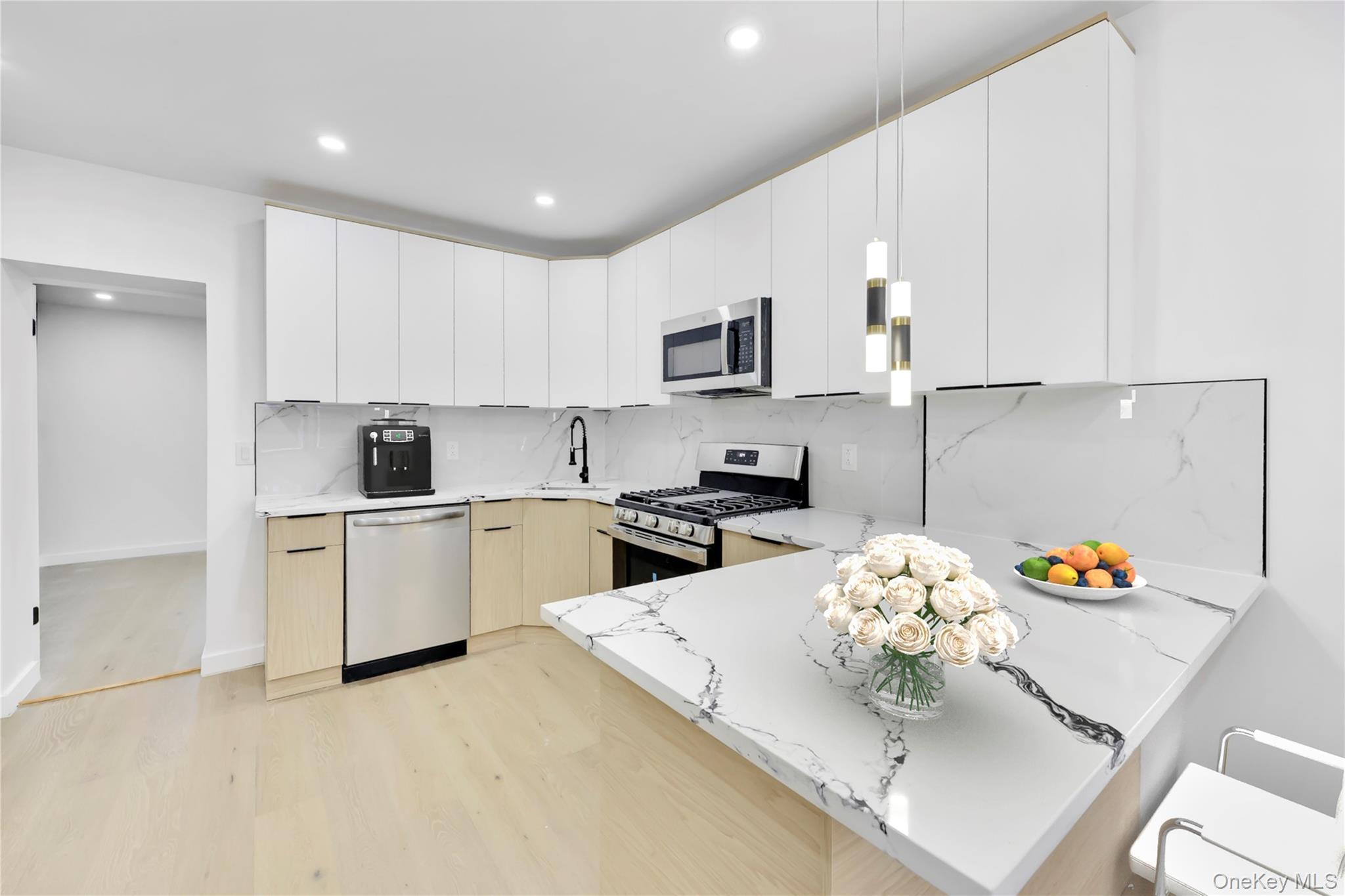 Single Family Sutter  Queens, NY 11436, MLS-908026-2