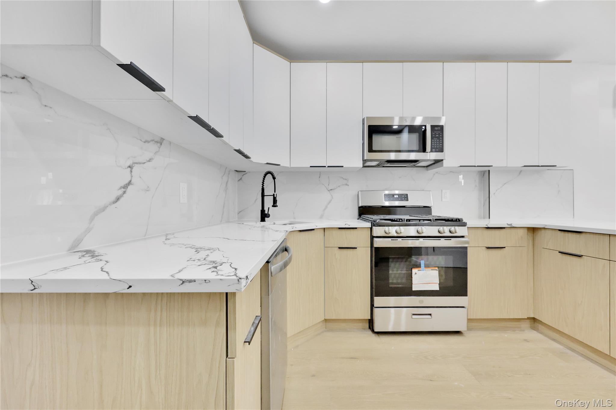 Single Family Sutter  Queens, NY 11436, MLS-908026-3