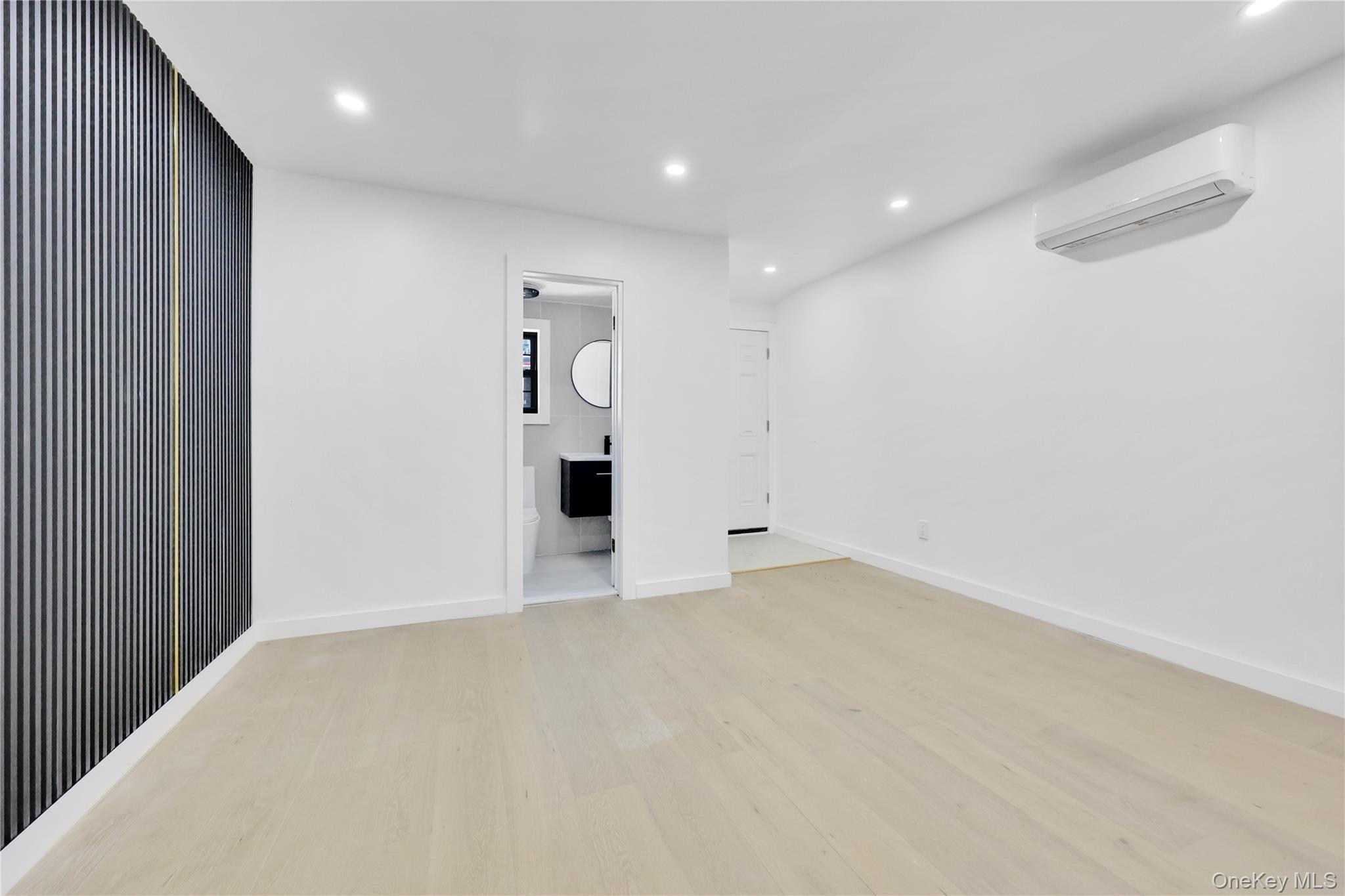 Single Family Sutter  Queens, NY 11436, MLS-908026-8