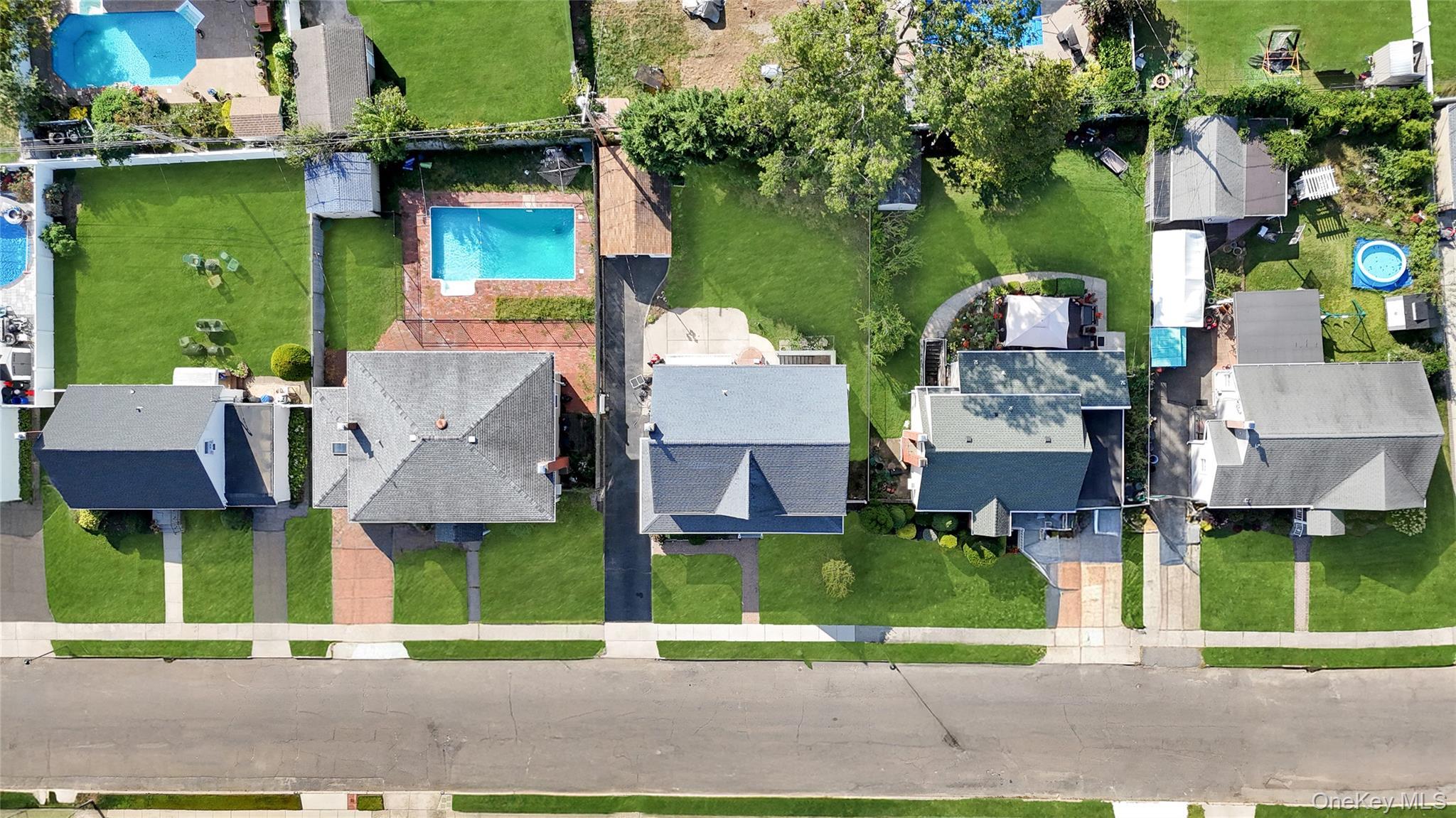 Single Family Carol  Nassau County, NY 11554, MLS-908046-30