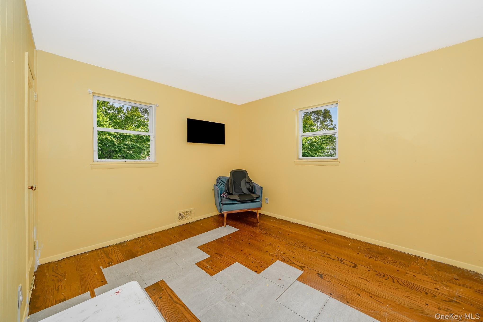 Single Family Manor  Suffolk County, NY 11706, MLS-908092-14