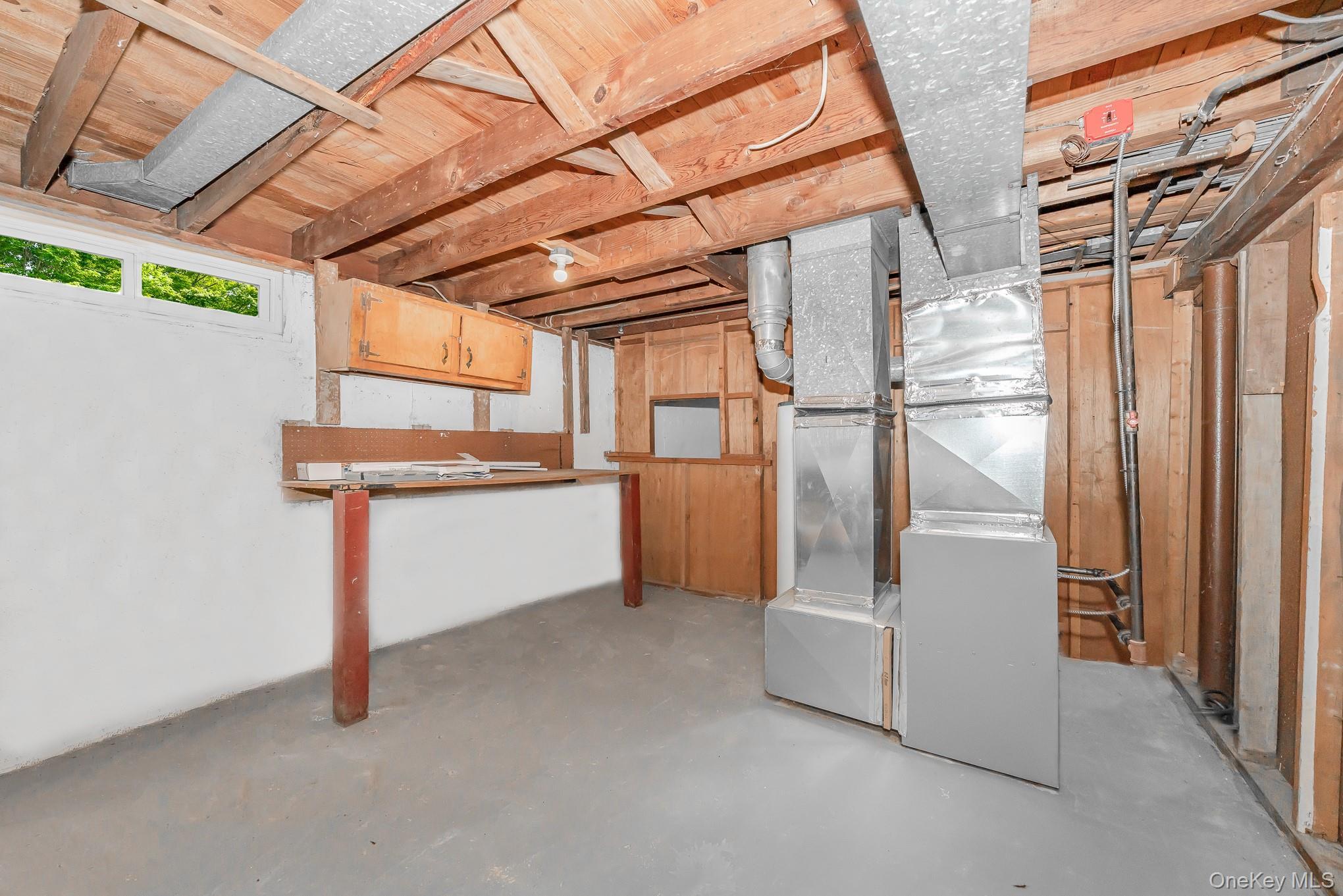 Single Family Manor  Suffolk County, NY 11706, MLS-908092-20