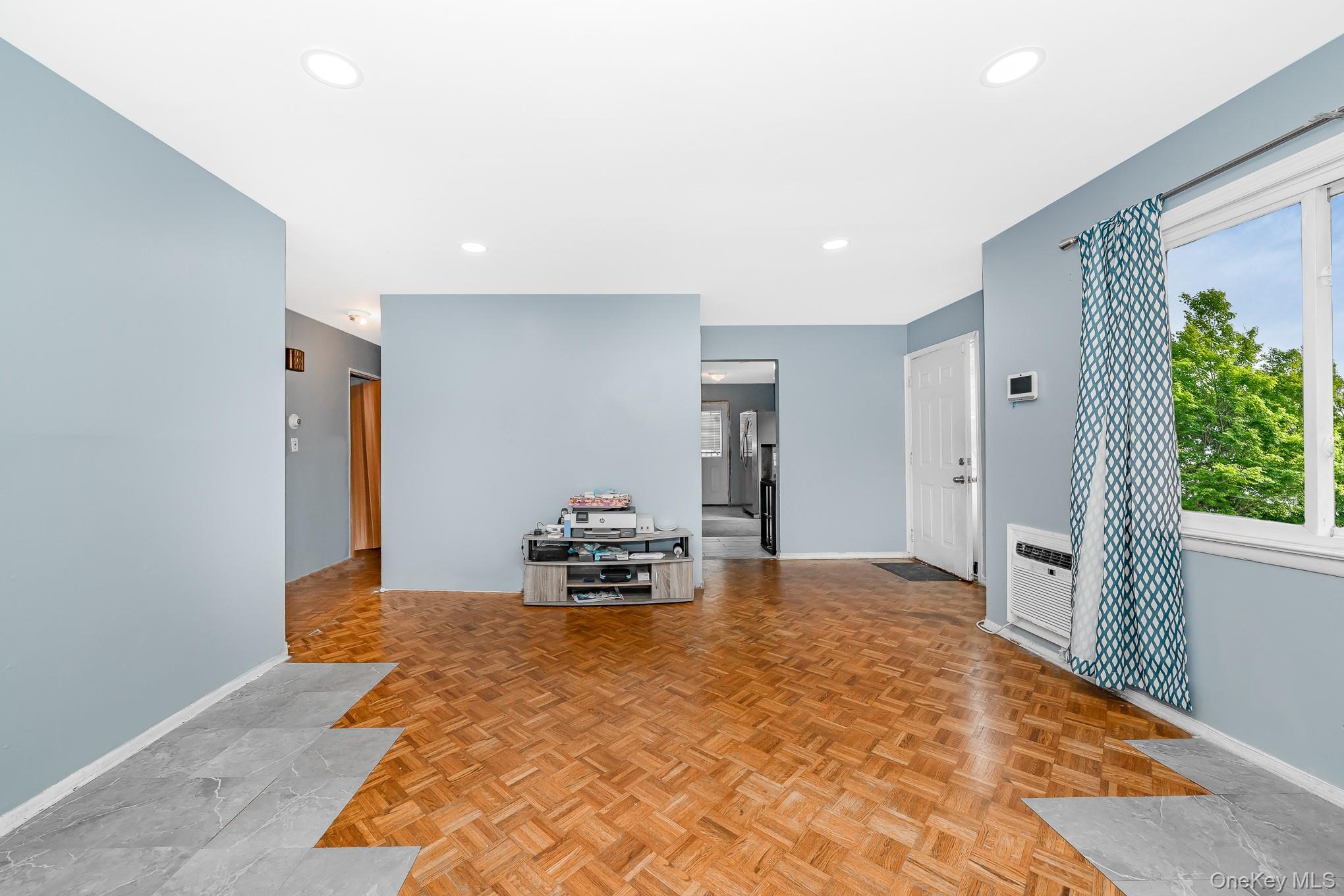 Single Family Manor  Suffolk County, NY 11706, MLS-908092-9