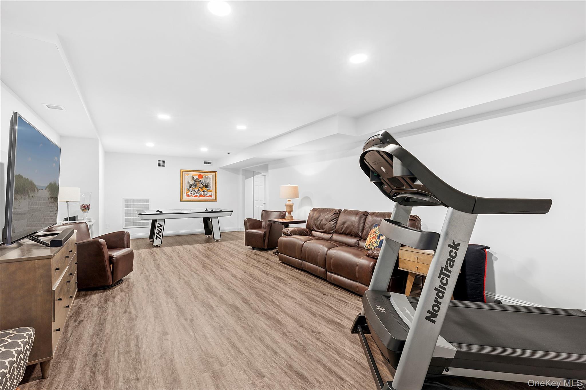 Single Family Blank Suffolk County, NY 11976, MLS-908147-22