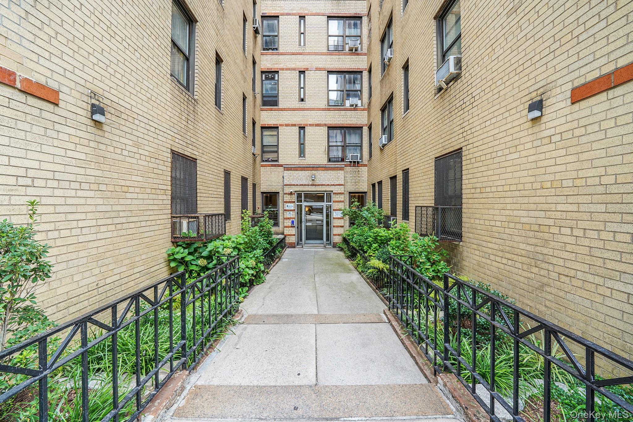 Commercial Sale Grand Concourse  Bronx, NY 10451, MLS-908157-16