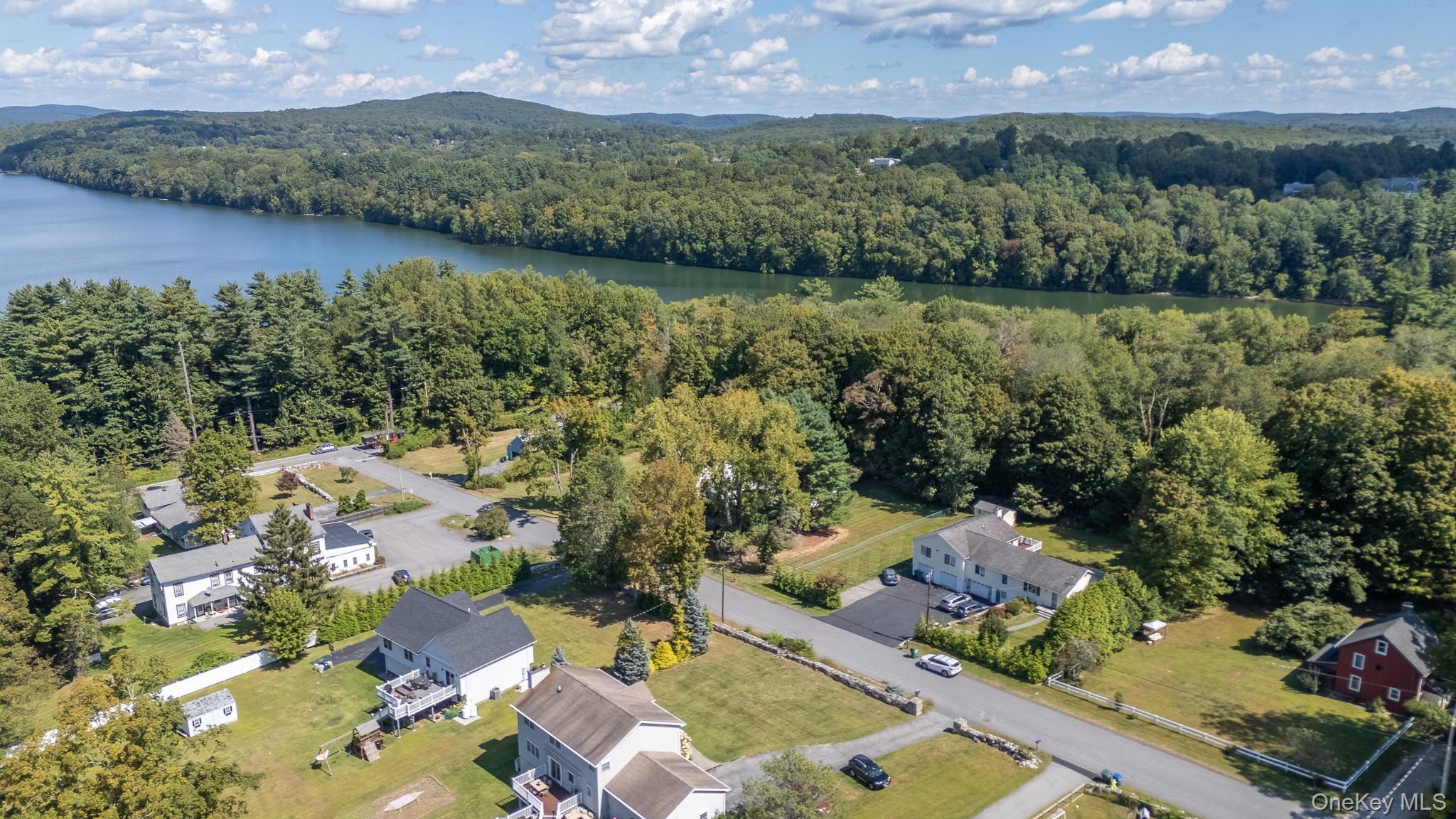 Single Family Gleneida Ridge  Putnam County, NY 10512, MLS-908159-43