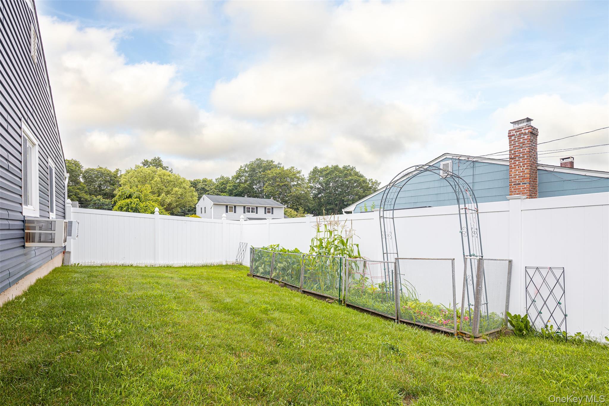 Single Family Wilson  Suffolk County, NY 11776, MLS-908200-21