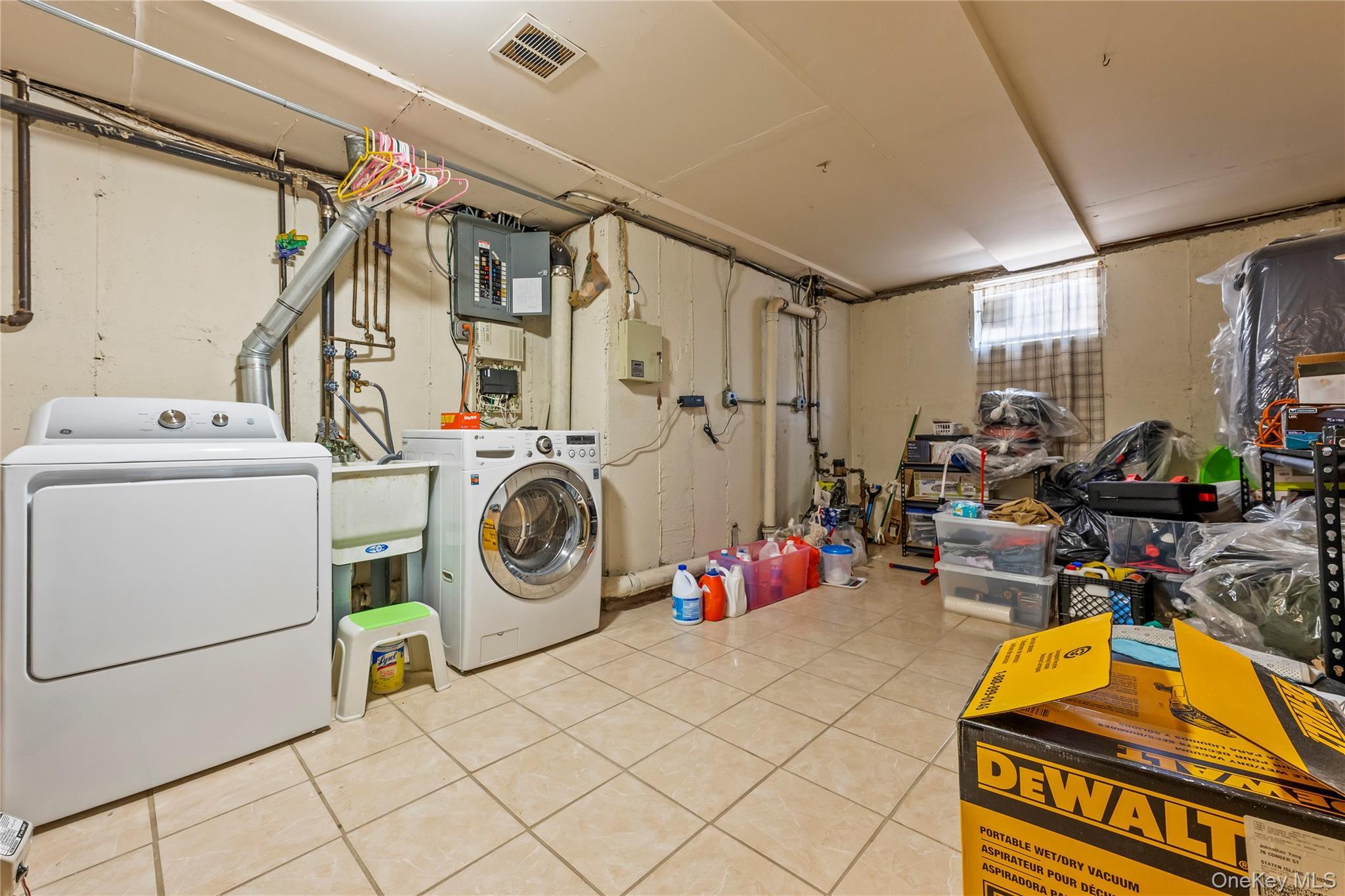 Single Family Conger  Staten Island, NY 10305, MLS-908205-23