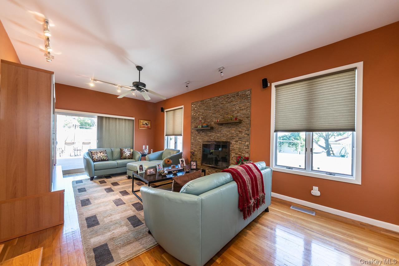 Single Family Olive  Nassau County, NY 11561, MLS-908278-11