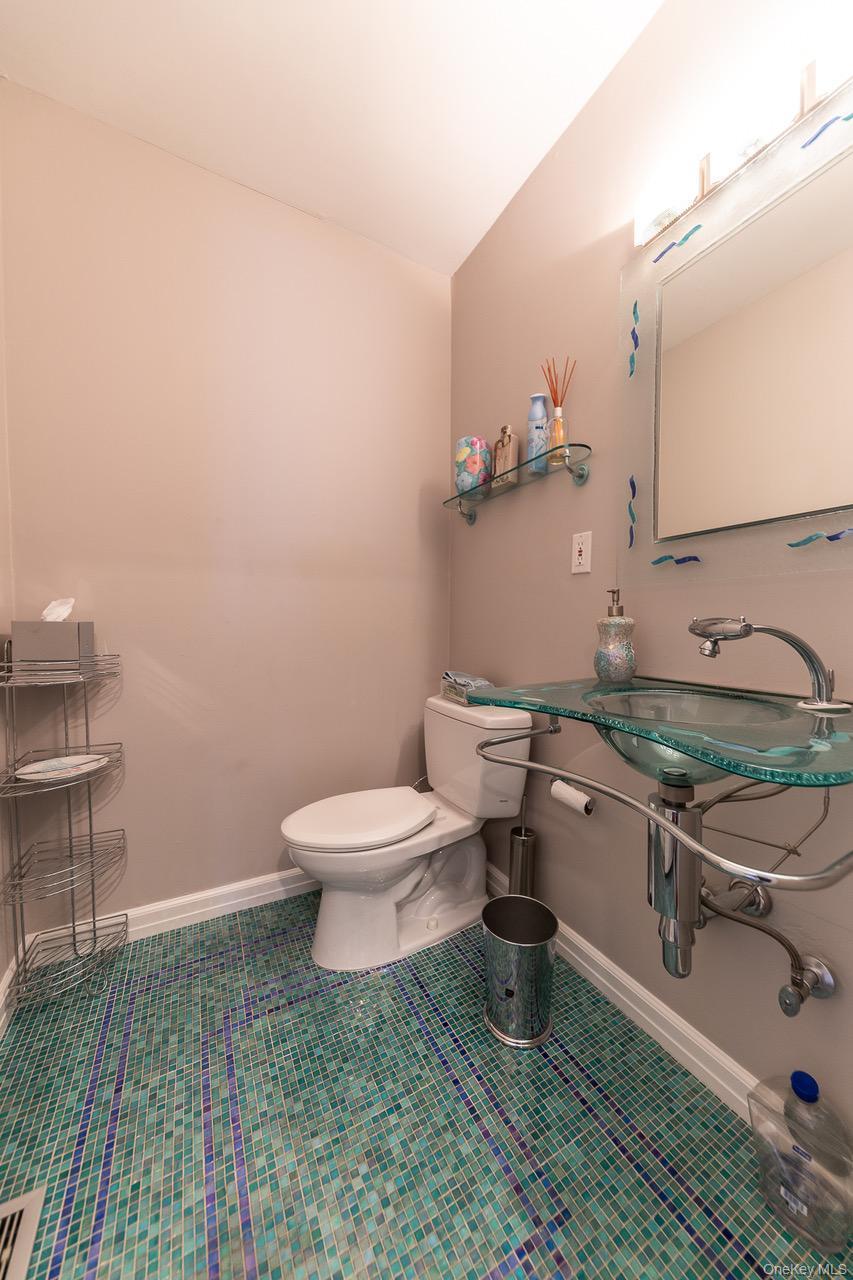 Single Family Olive  Nassau County, NY 11561, MLS-908278-12