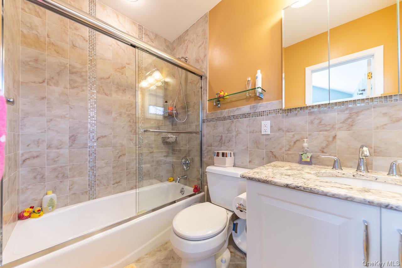 Single Family Olive  Nassau County, NY 11561, MLS-908278-24