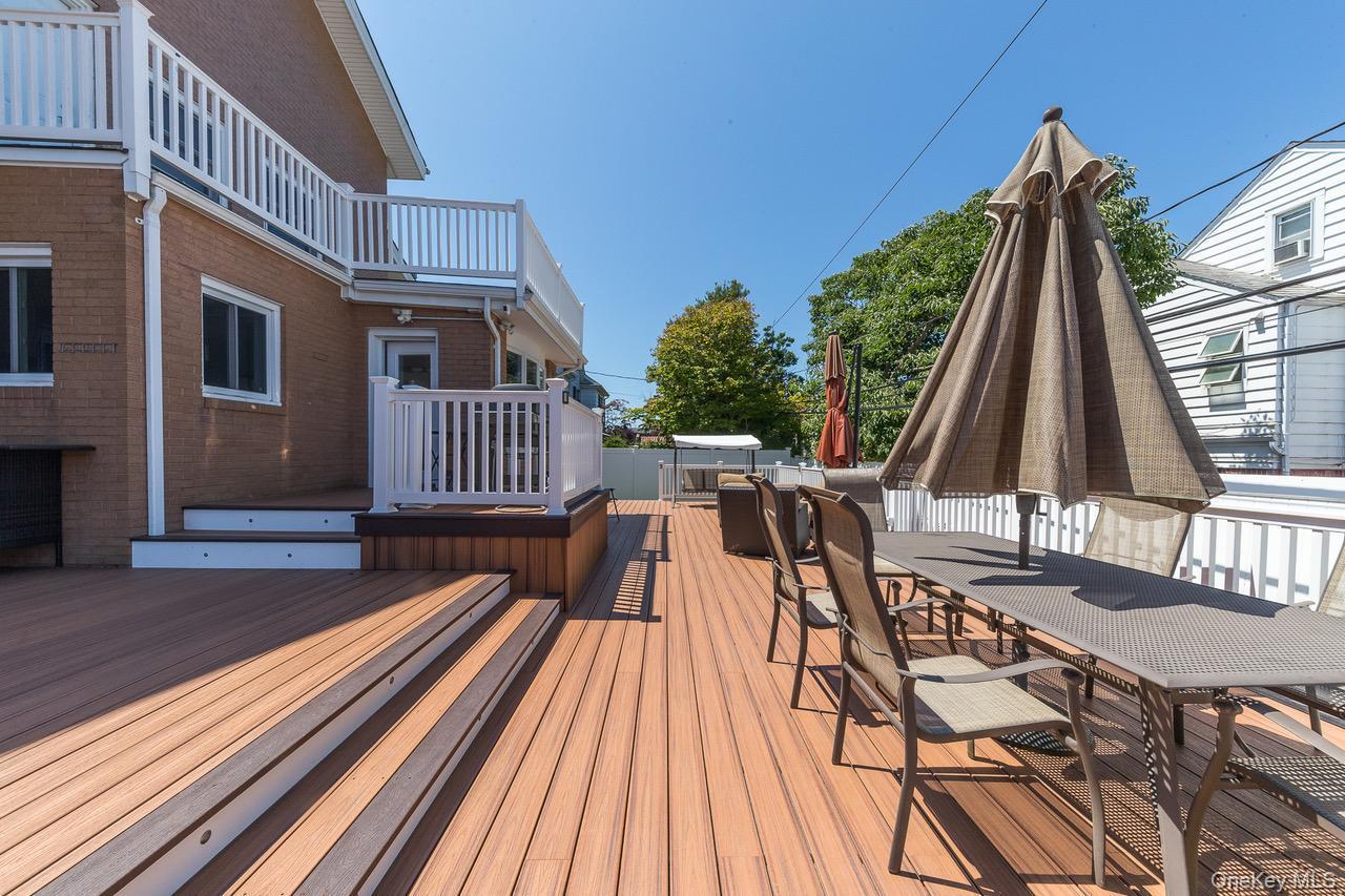 Single Family Olive  Nassau County, NY 11561, MLS-908278-27