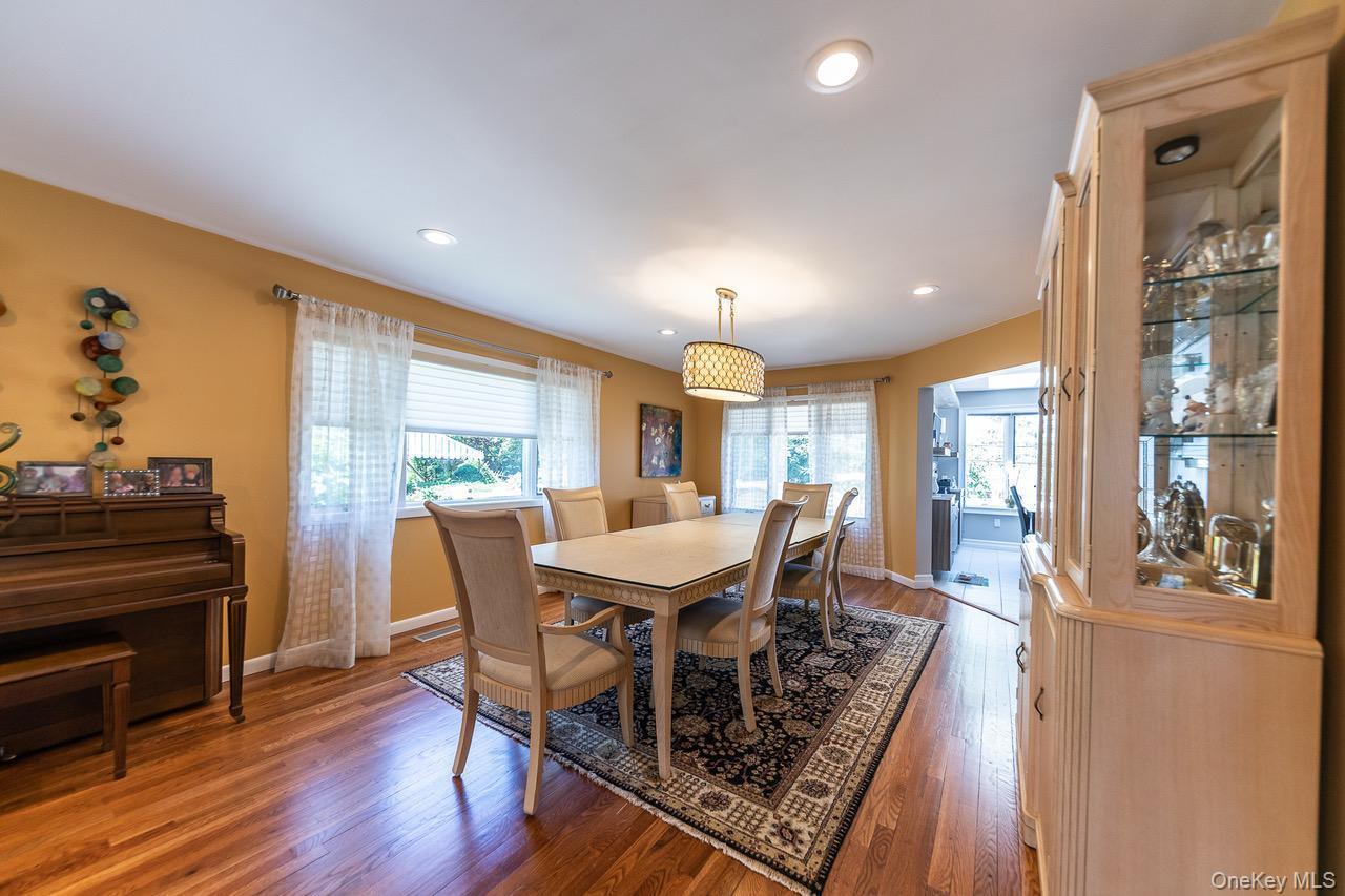 Single Family Olive  Nassau County, NY 11561, MLS-908278-4