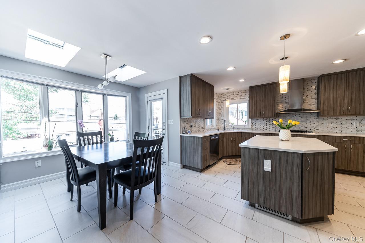 Single Family Olive  Nassau County, NY 11561, MLS-908278-6