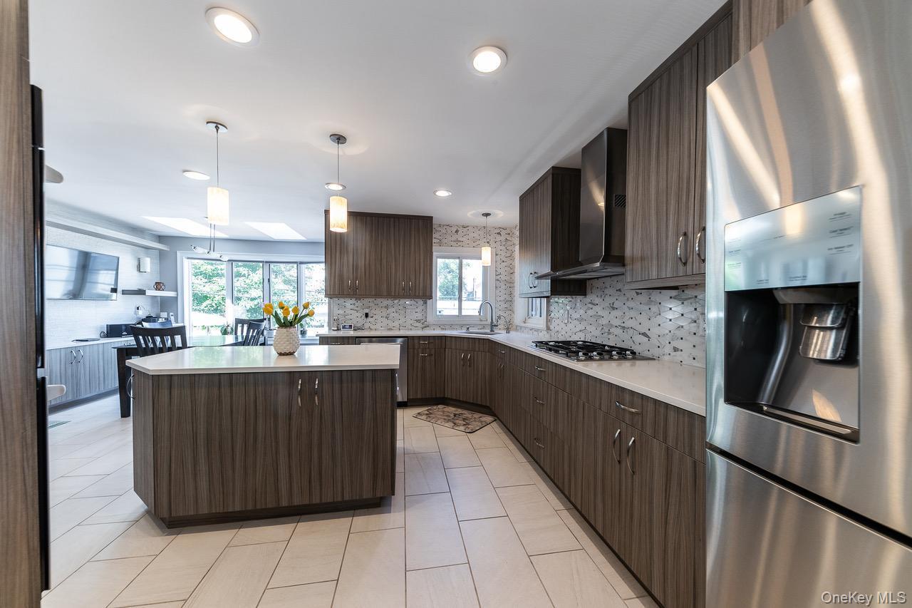 Single Family Olive  Nassau County, NY 11561, MLS-908278-8