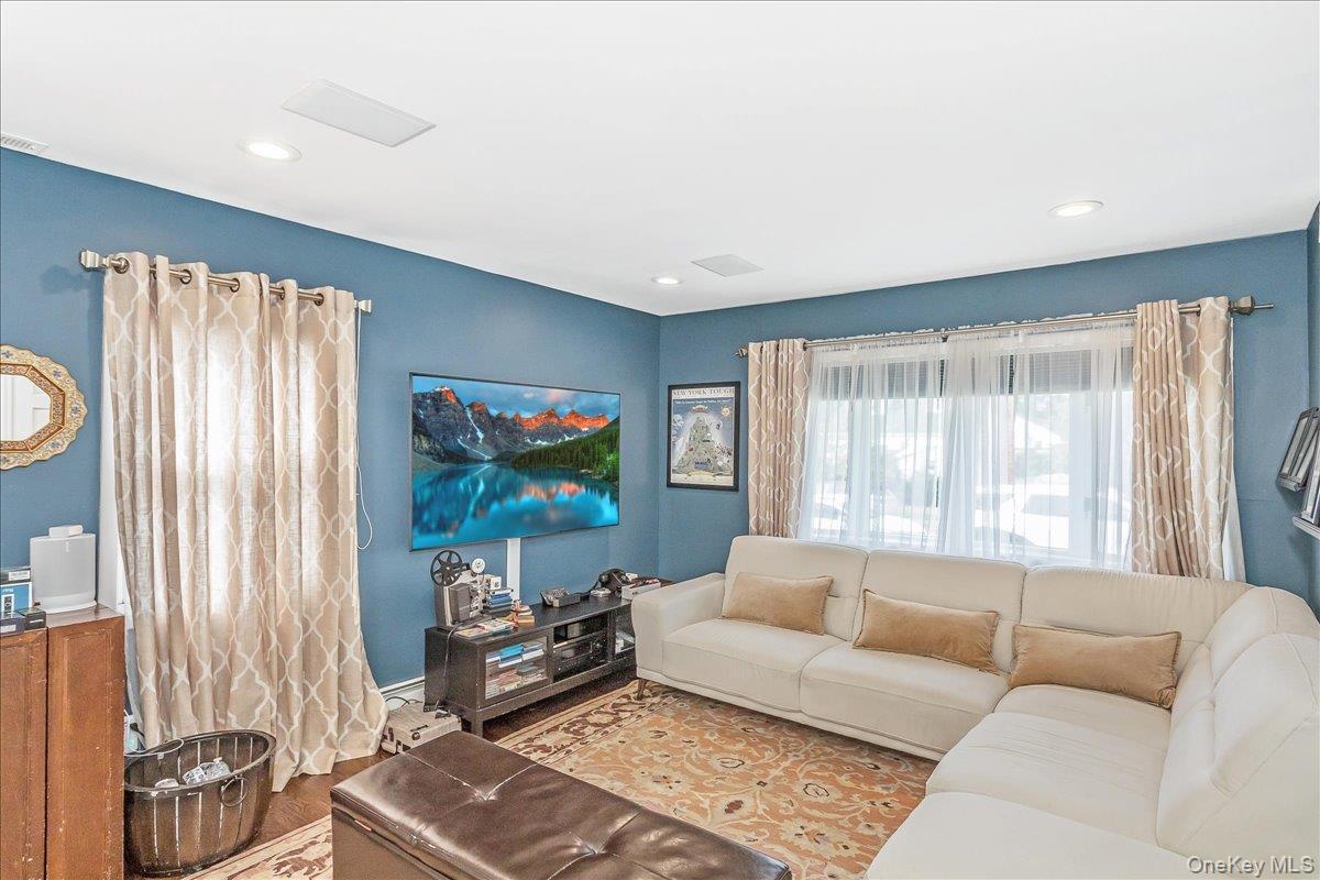 Single Family 1st  Nassau County, NY 11040, MLS-908309-12