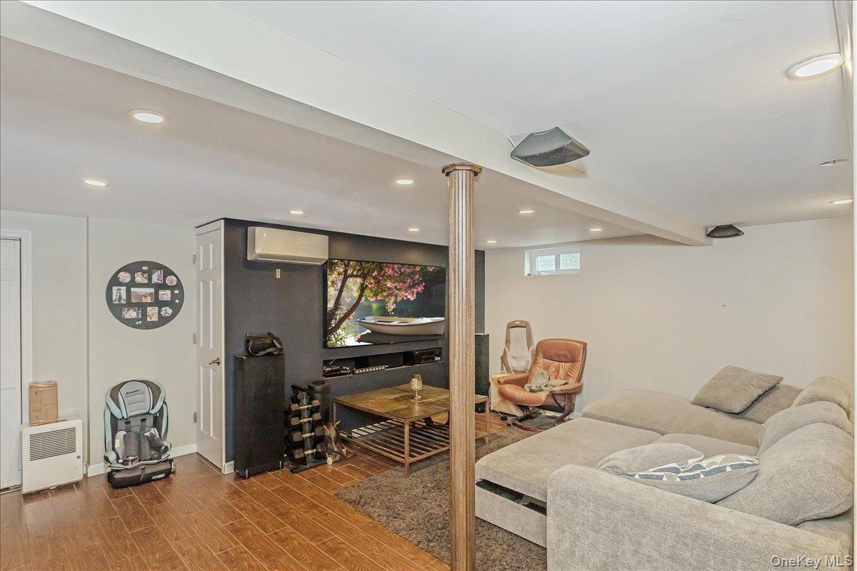 Single Family 1st  Nassau County, NY 11040, MLS-908309-24