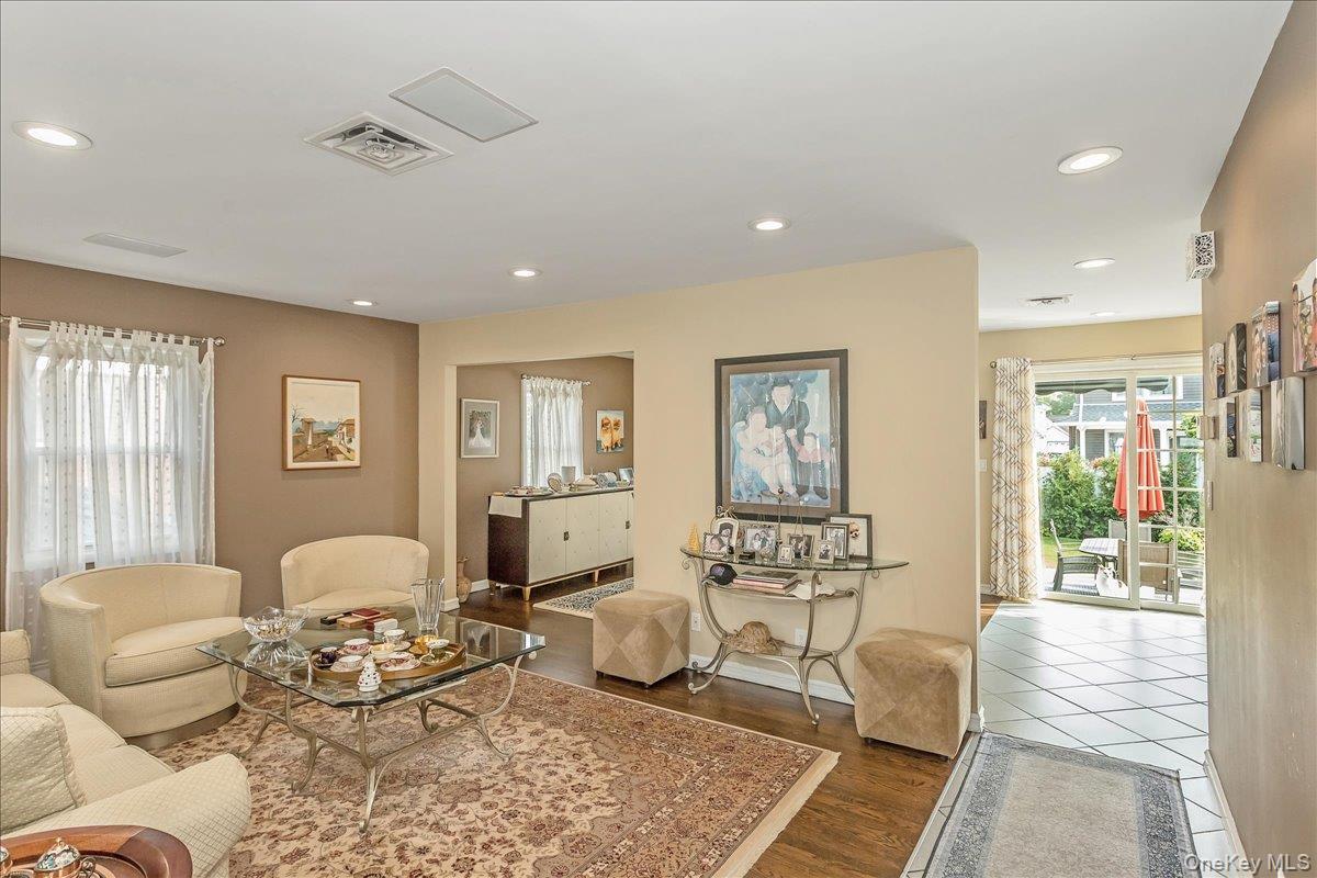 Single Family 1st  Nassau County, NY 11040, MLS-908309-5